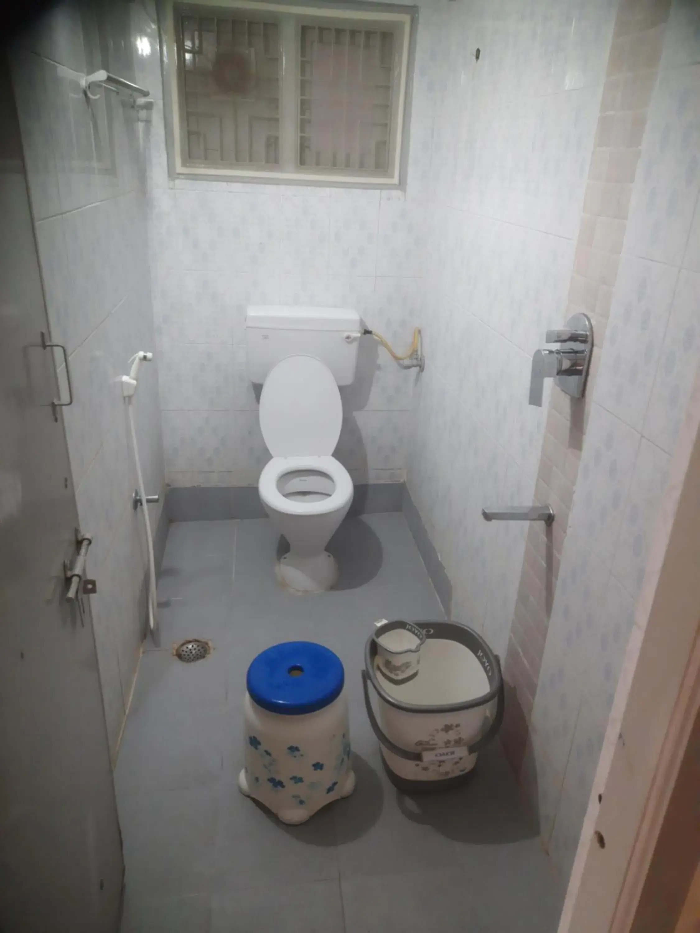 Toilet in ABS Home Stay, 2Bed room AC Flats,Tirupati Toilet in ABS Home Stay, 2Bed room AC Flats,Tirupati