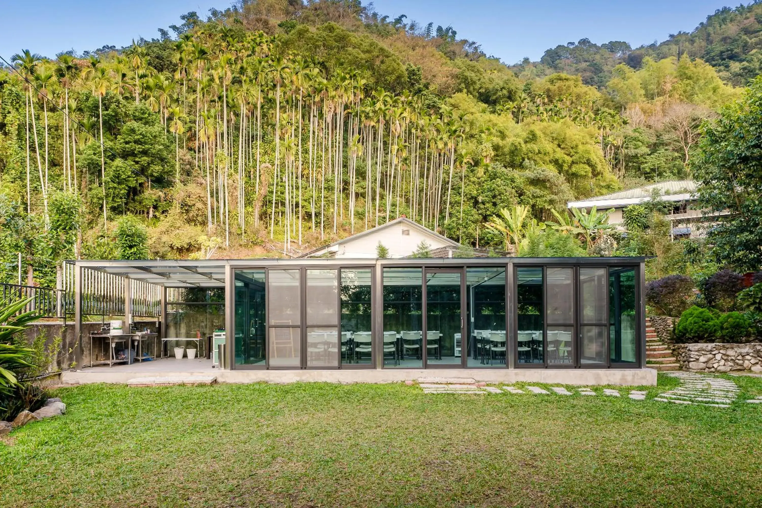 Property building in Hills Velleys Property building in Hills Velleys