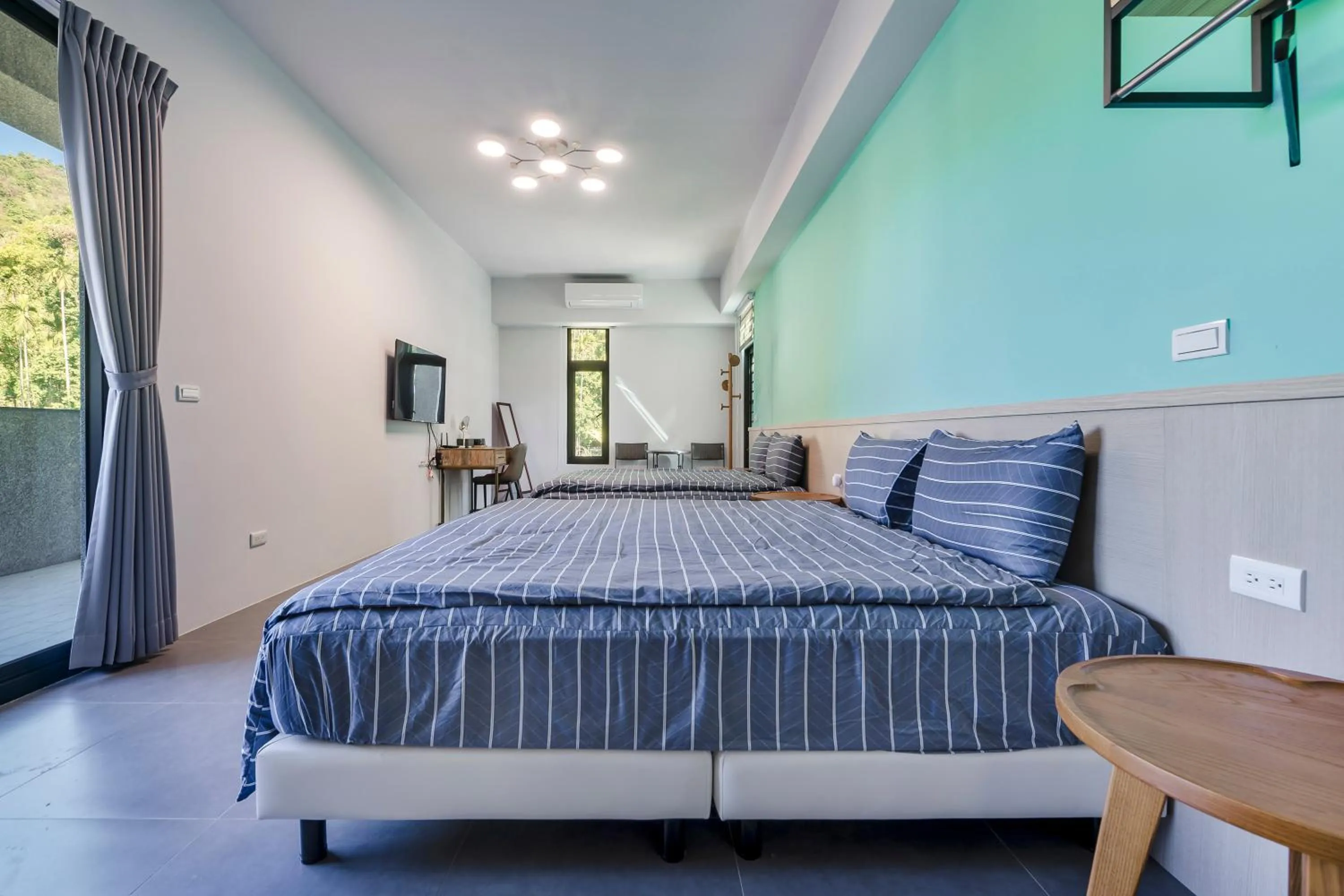 Bed in Hills Velleys