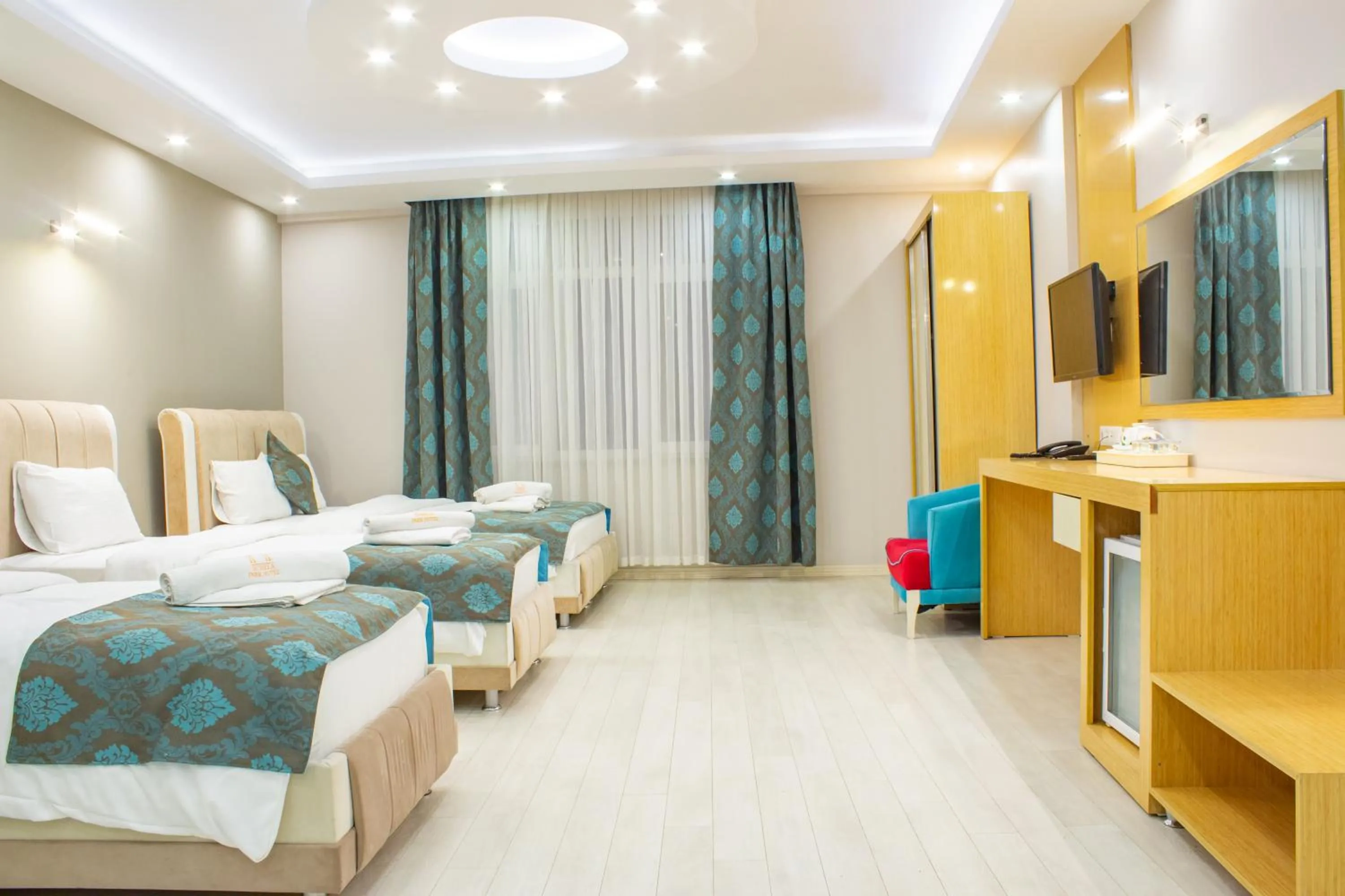 Photo of the whole room, Bed in Sumela Park Hotel