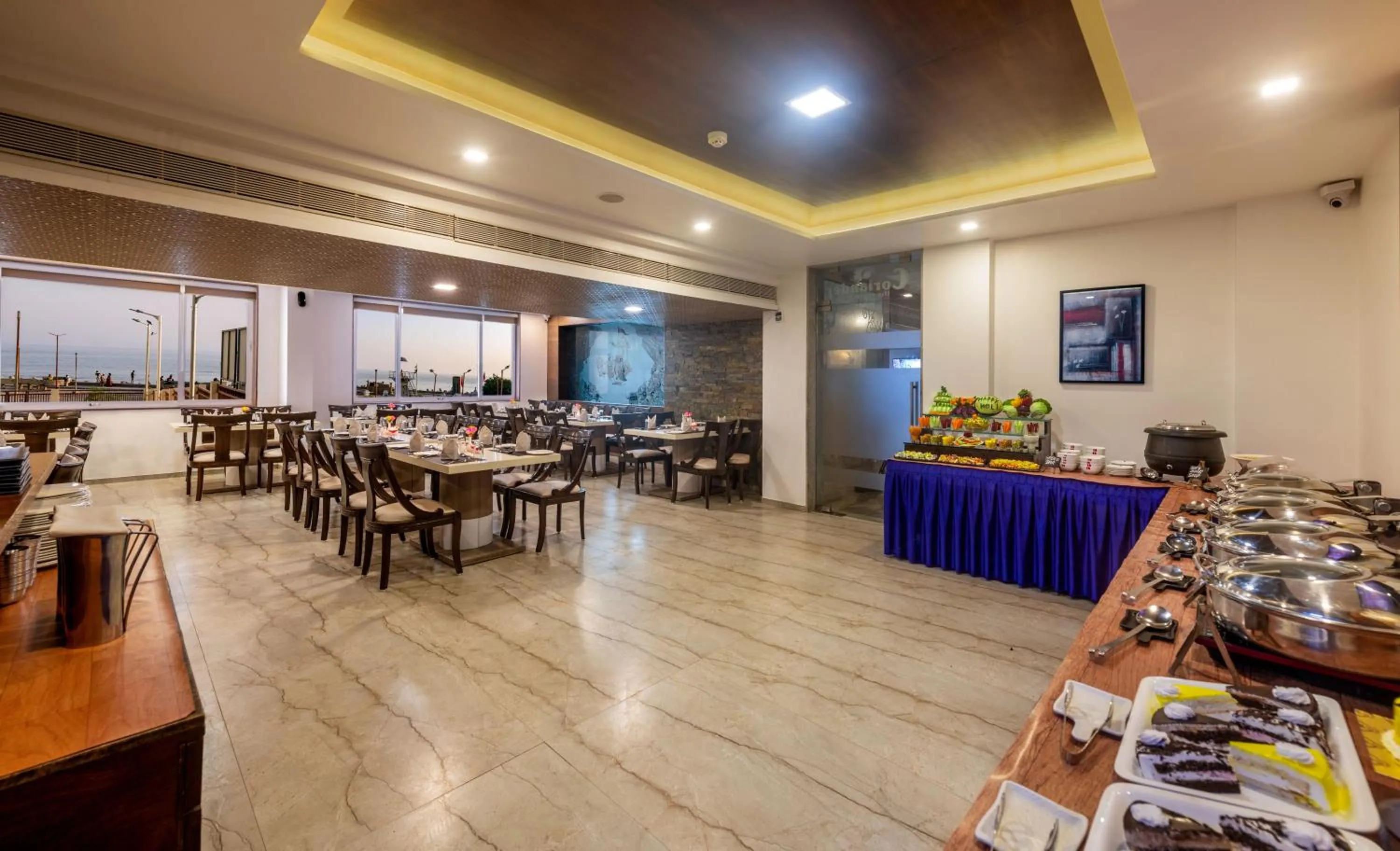Restaurant/places to eat in Dwarkadhish Lords Eco Inn