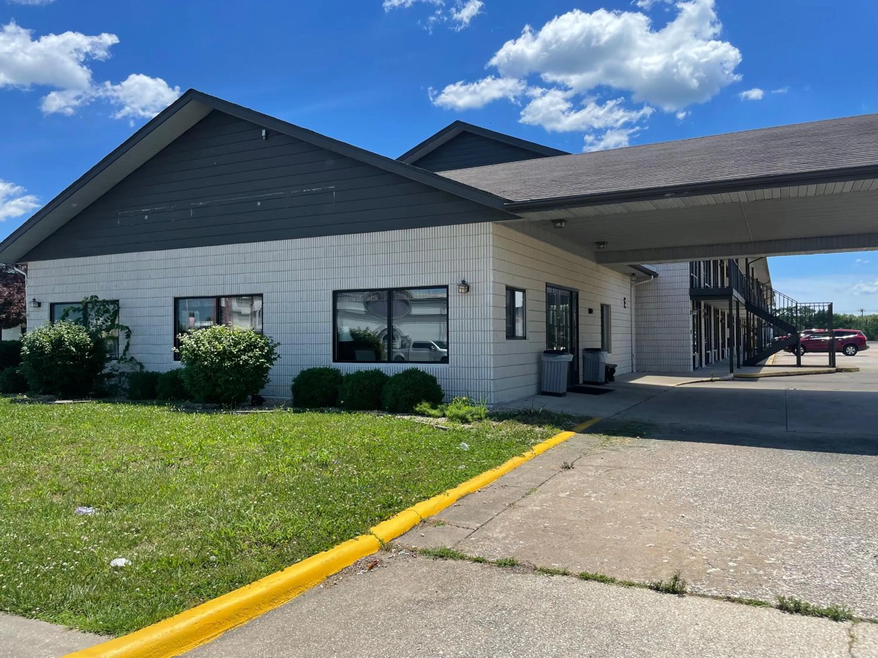 Facade/entrance in Ramada by Wyndham Branson Theatre District