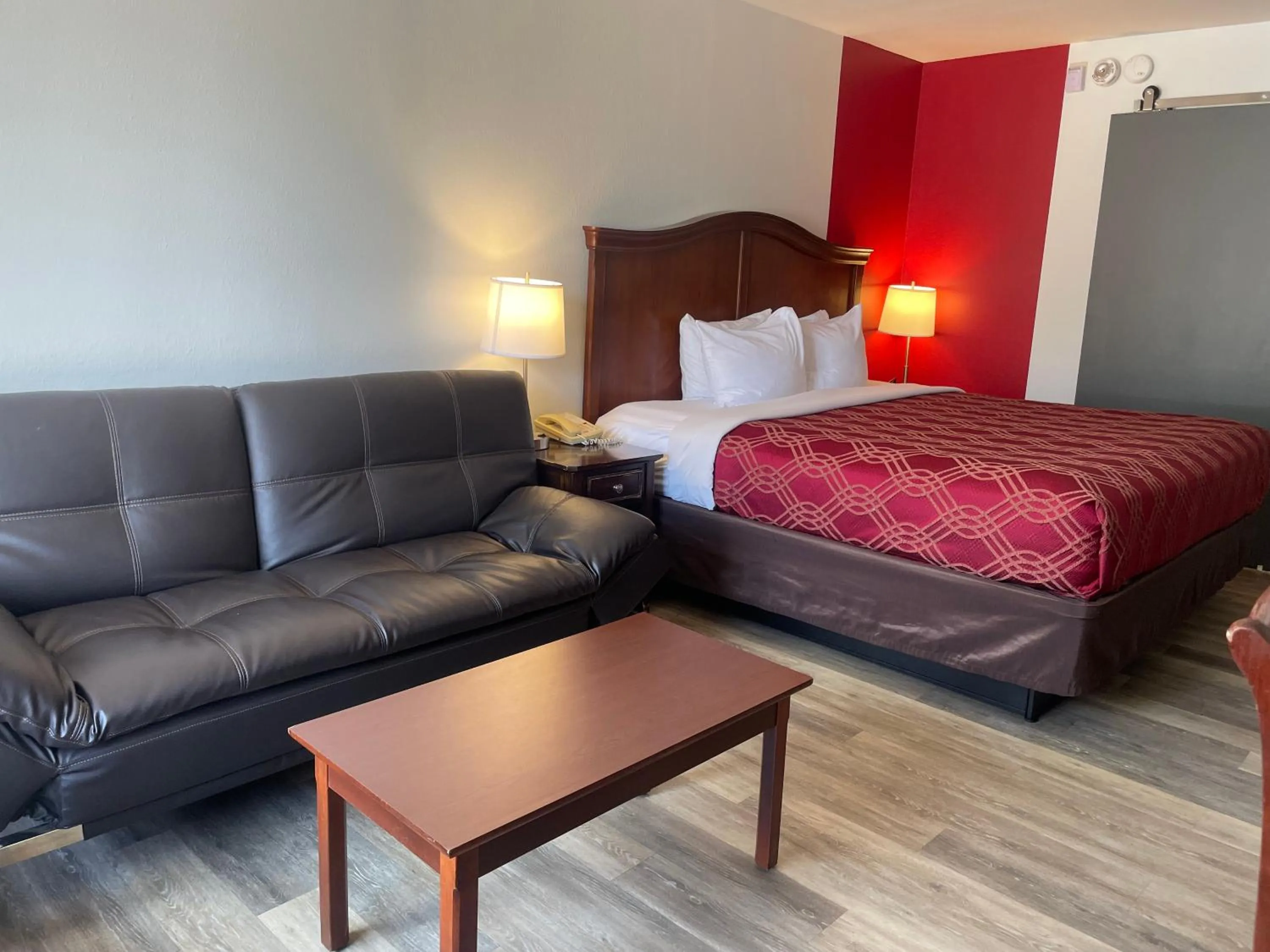 Bed in Ramada by Wyndham Branson Theatre District