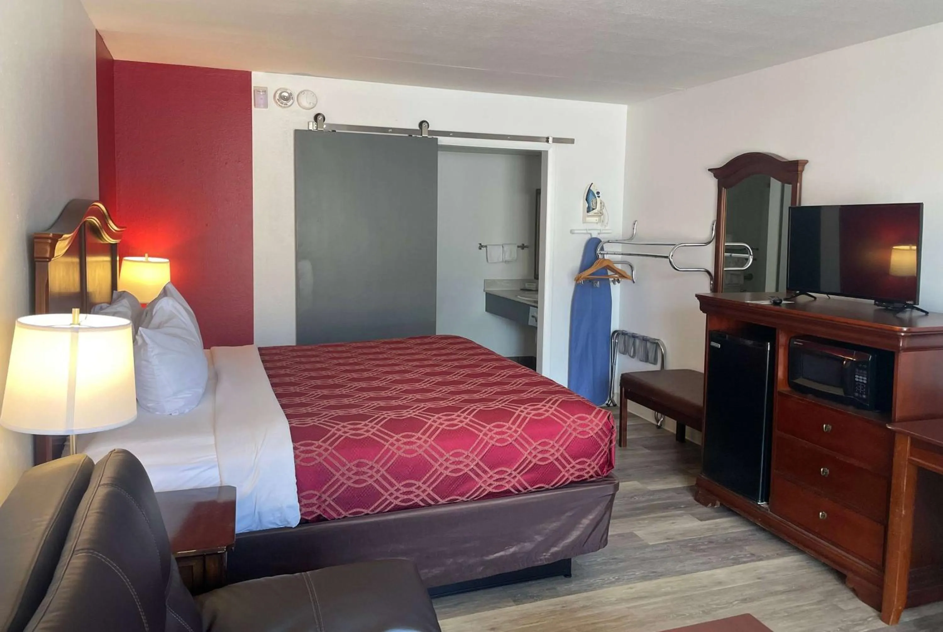 Photo of the whole room in Ramada by Wyndham Branson Theatre District