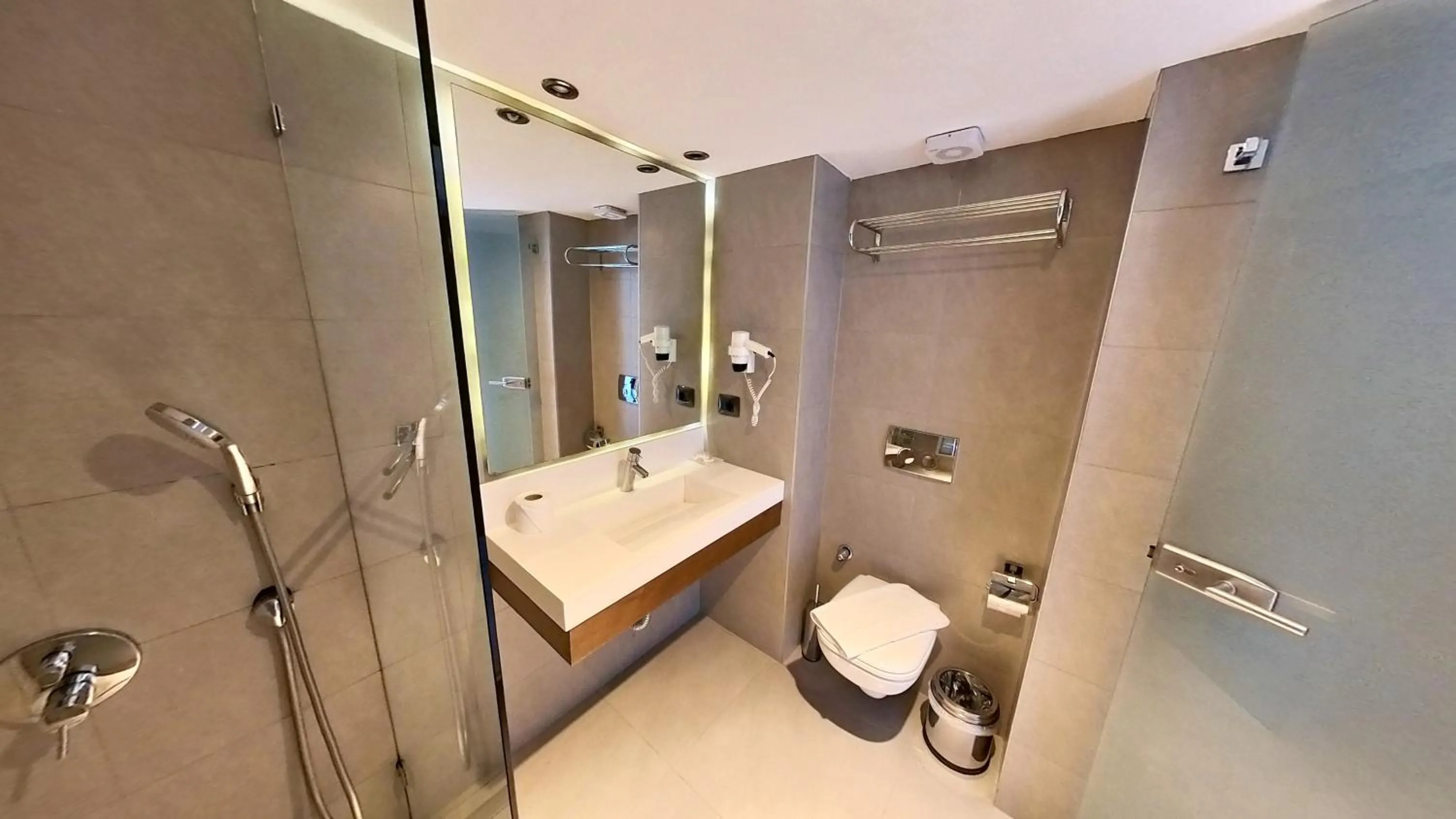 Bathroom in Bodrum Gulet Otel