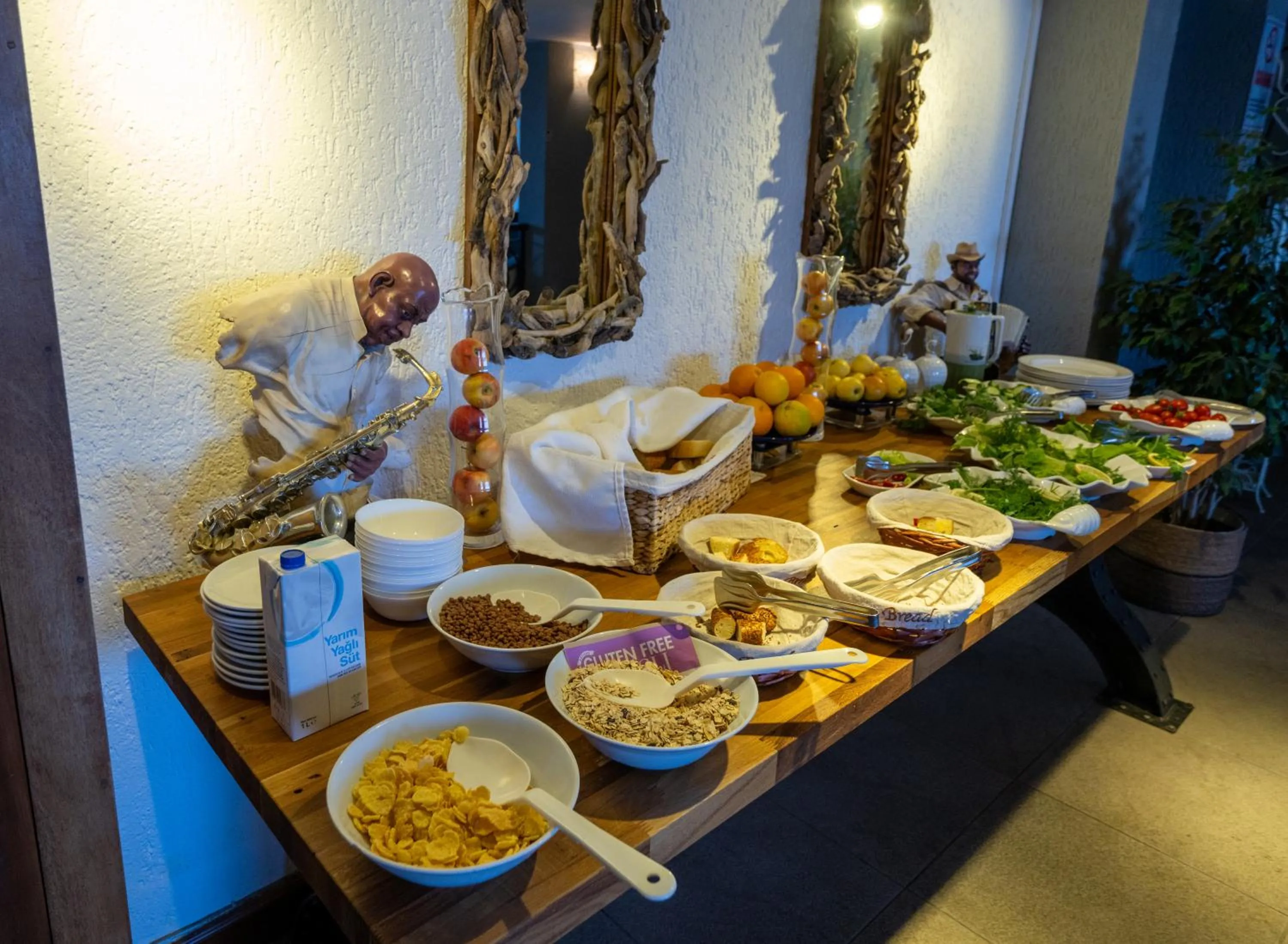 Food and drinks in Bodrum Gulet Otel