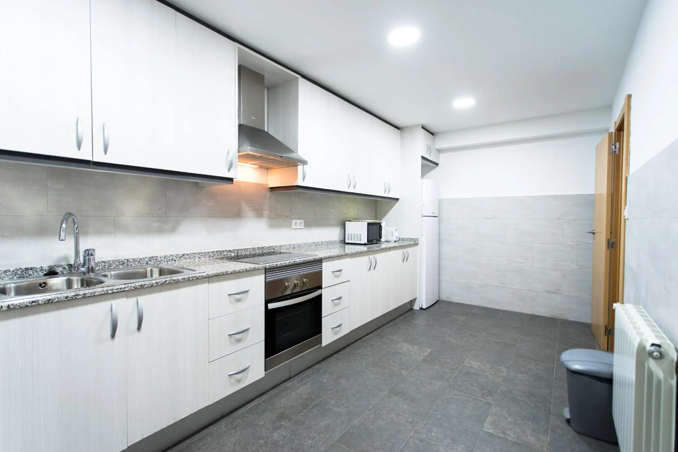 Kitchen or kitchenette in Holiday home Splendid Park Güell
