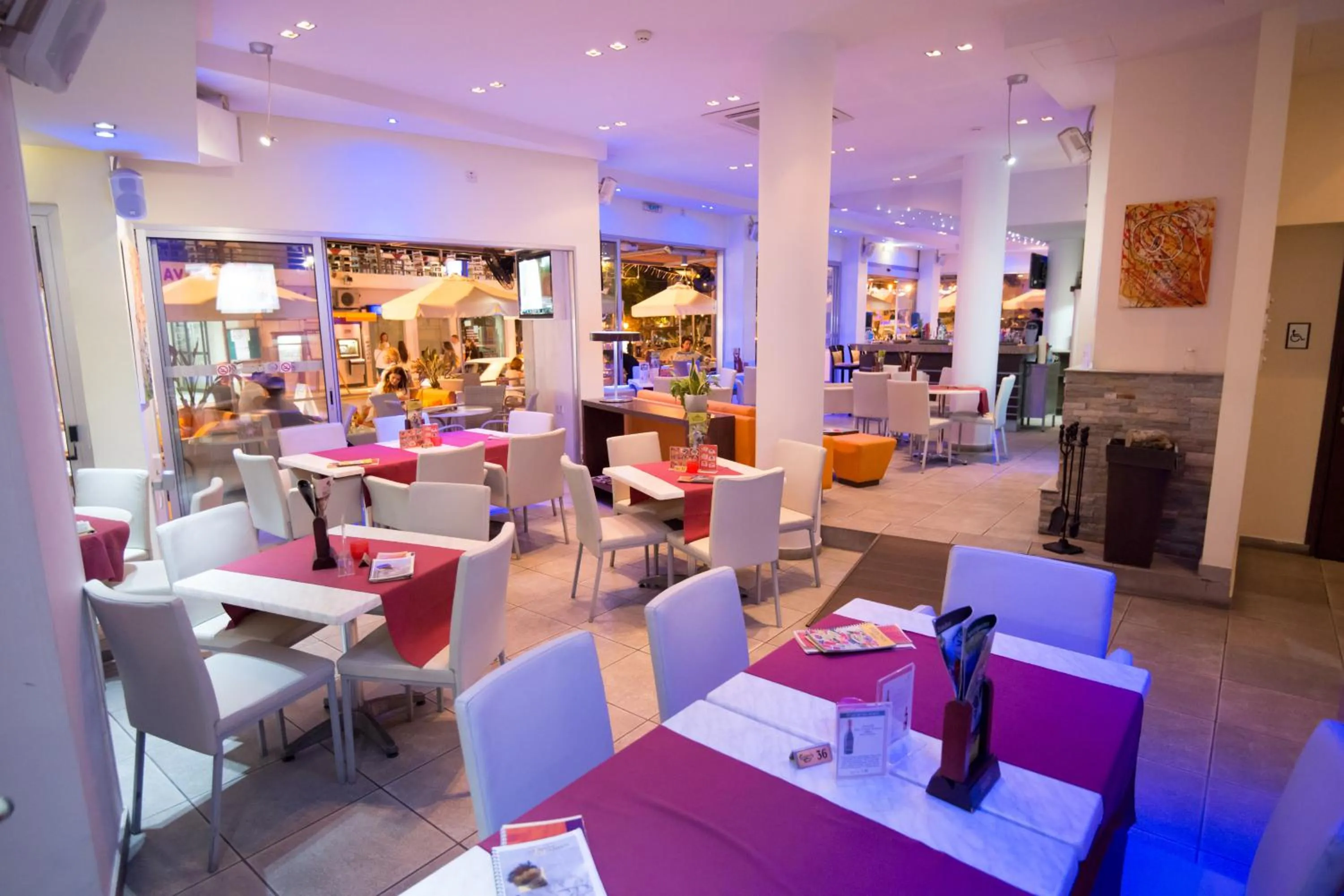 Restaurant/places to eat in Eligonia Hotel Apartments