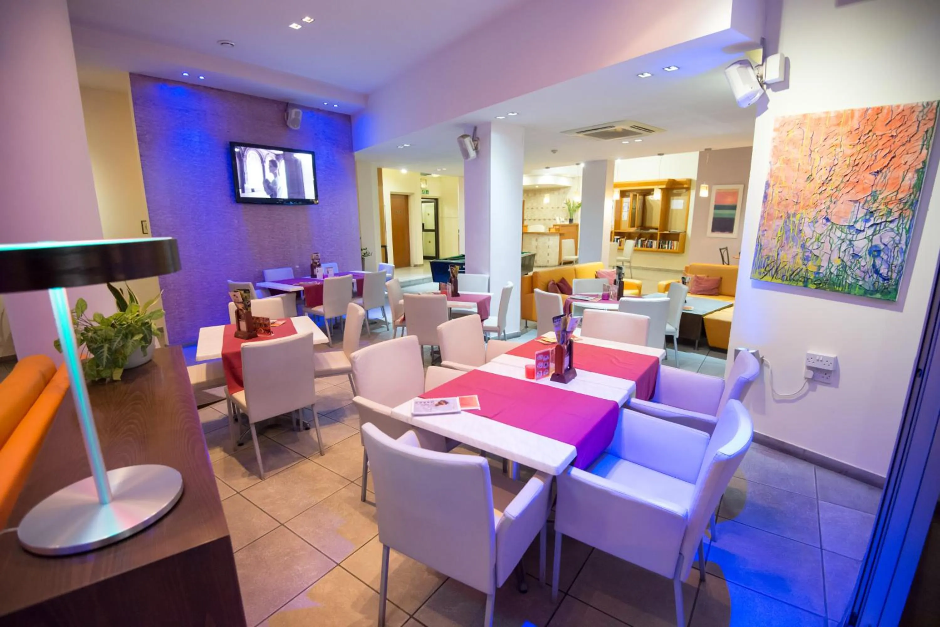 Restaurant/places to eat in Eligonia Hotel Apartments