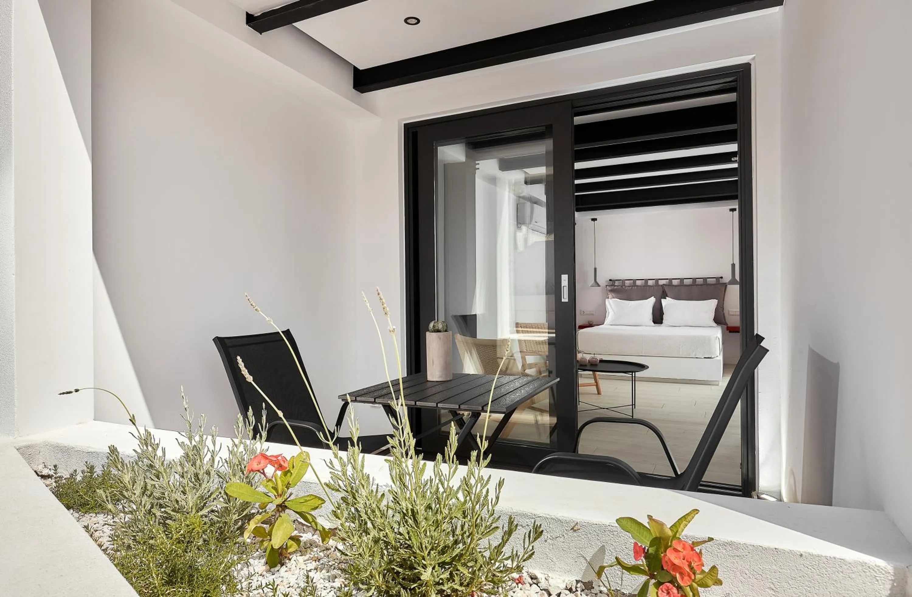 Balcony/Terrace in MichELe Luxury apartments by Smaris Collection