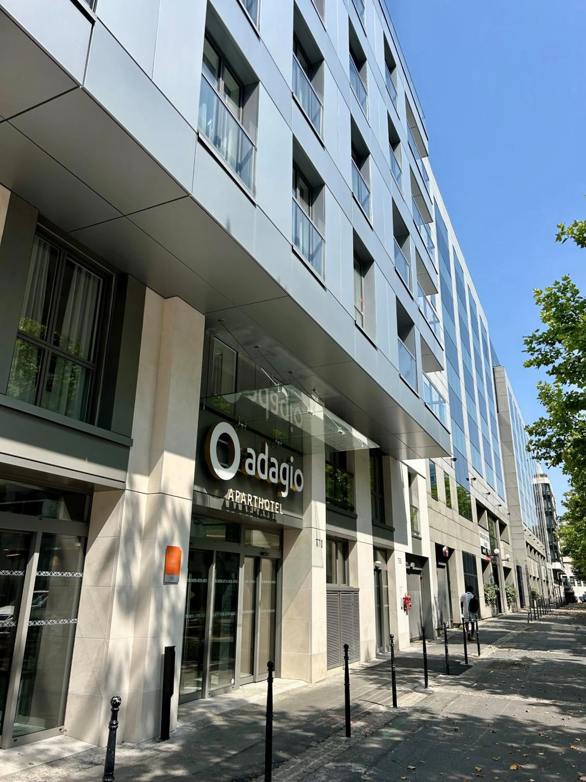 Property building in Aparthotel Adagio Paris Boulogne