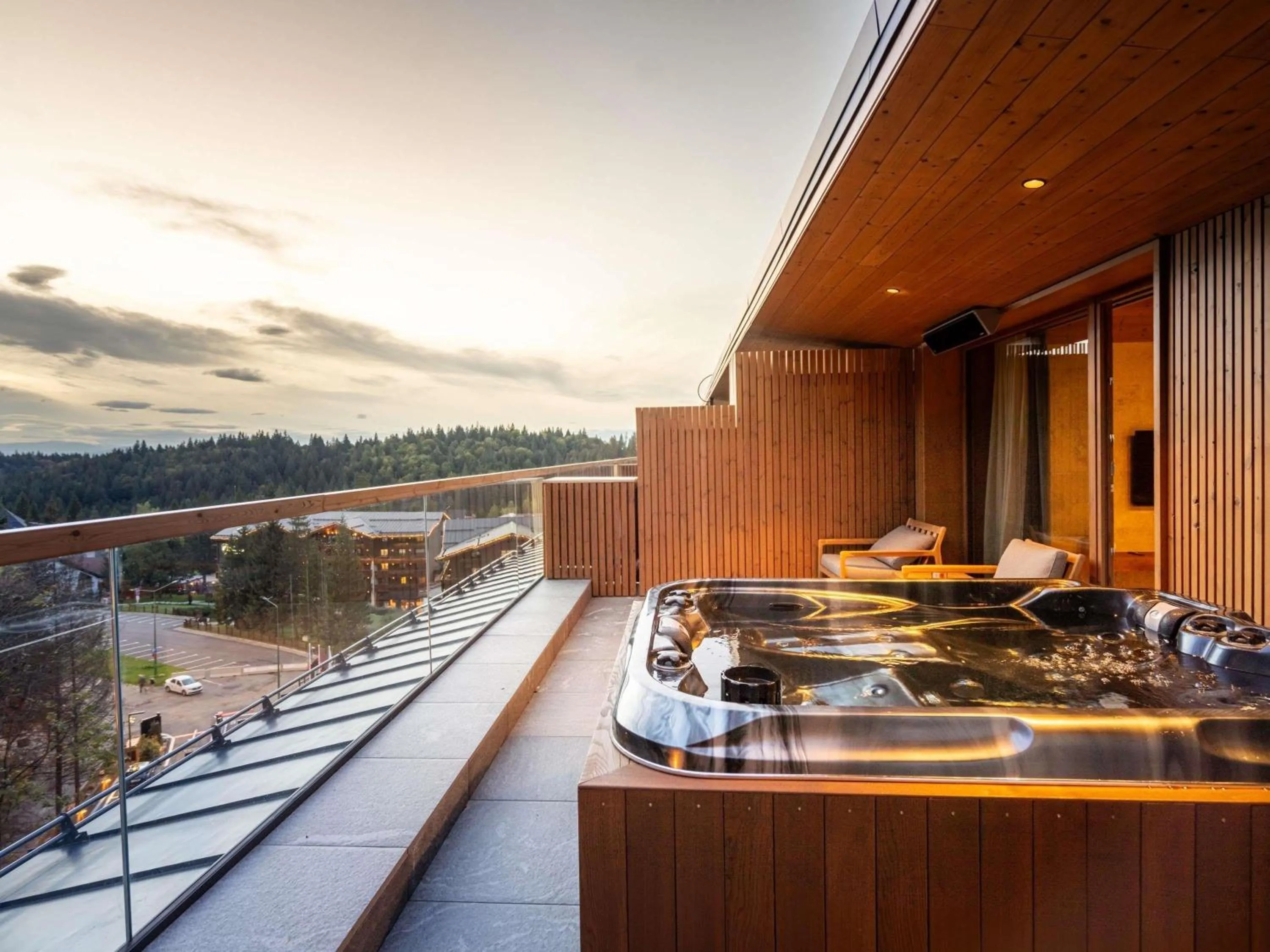 Bedroom in Swissôtel Poiana Brasov