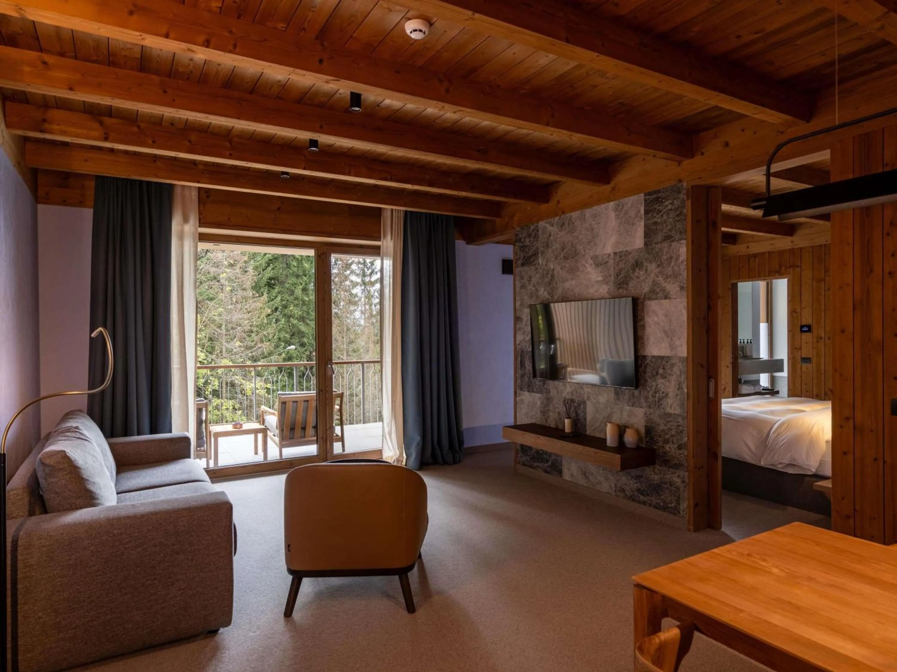 Bedroom, Bed in Swissôtel Poiana Brasov