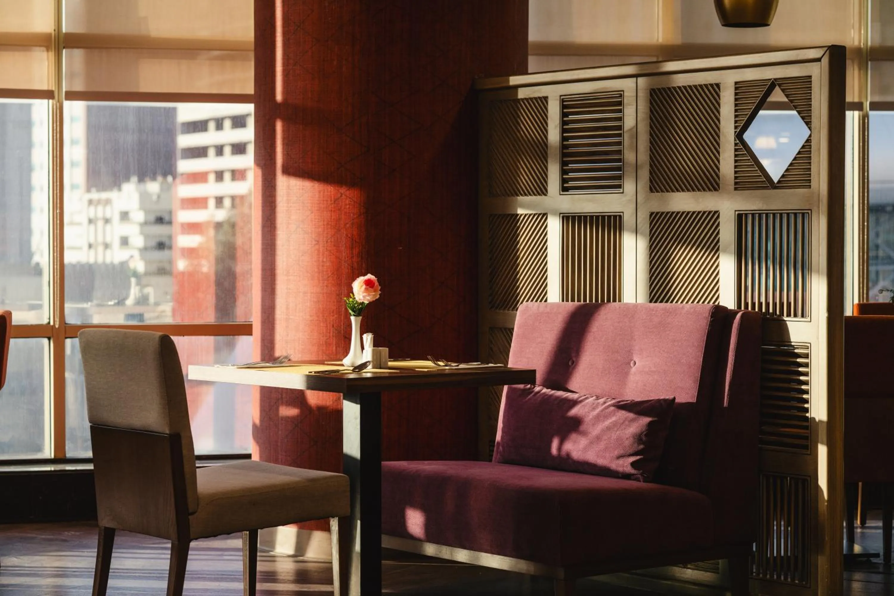 Seating area in Mercure Makkah Aziziah