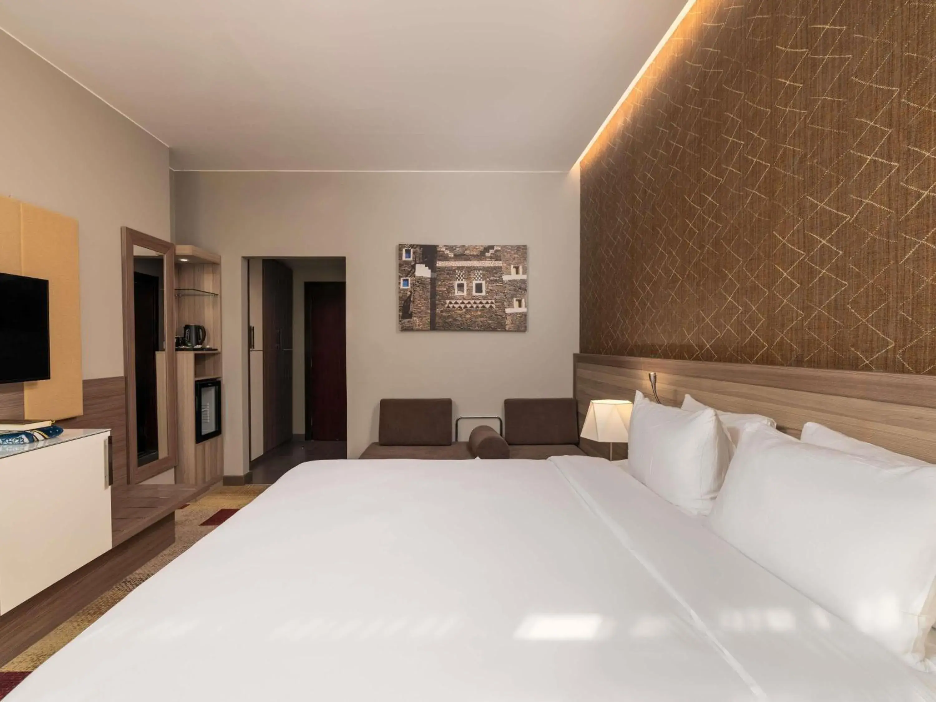 Bedroom, Bed in Mercure Makkah Aziziah Bedroom, Bed in Mercure Makkah Aziziah