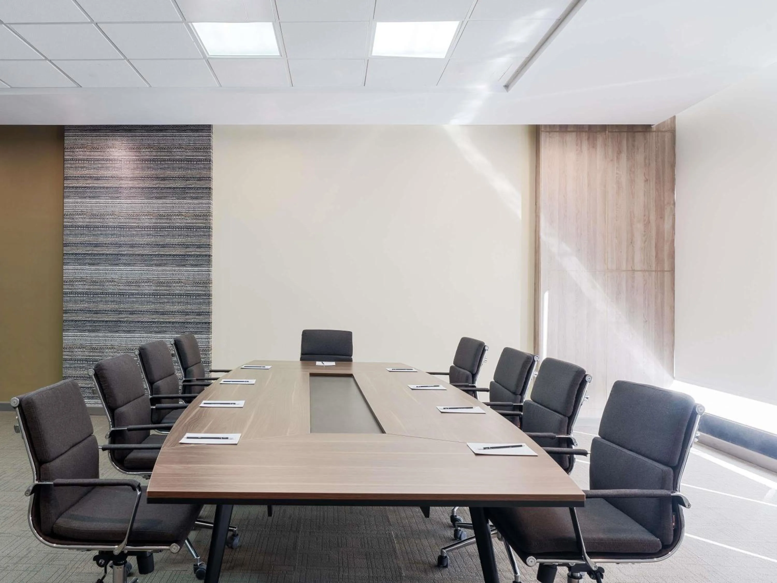 Meeting/conference room in Mercure Makkah Aziziah