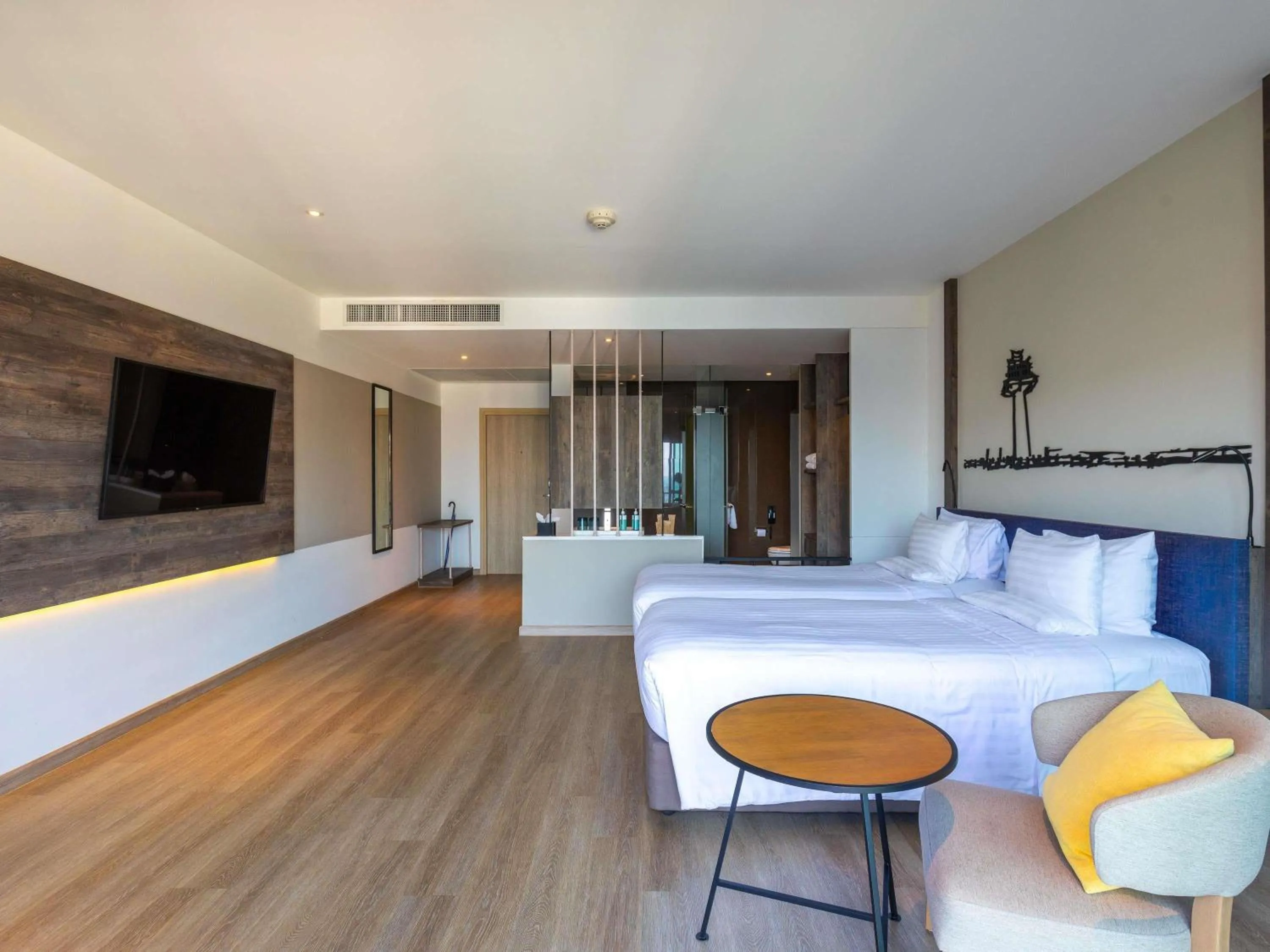 Bedroom, Bed in Novotel Koh Si Chang