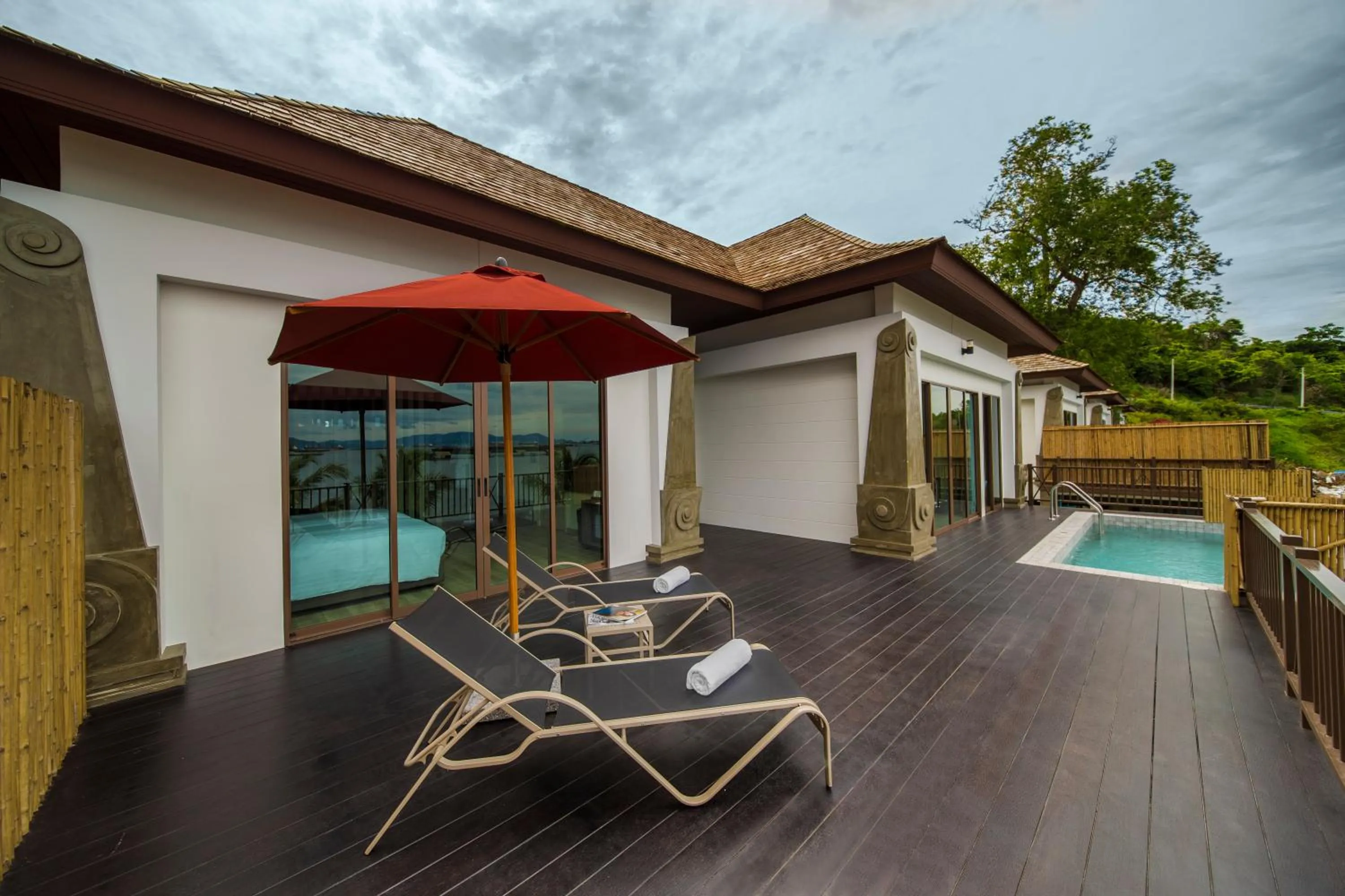 Pool view in Novotel Koh Si Chang