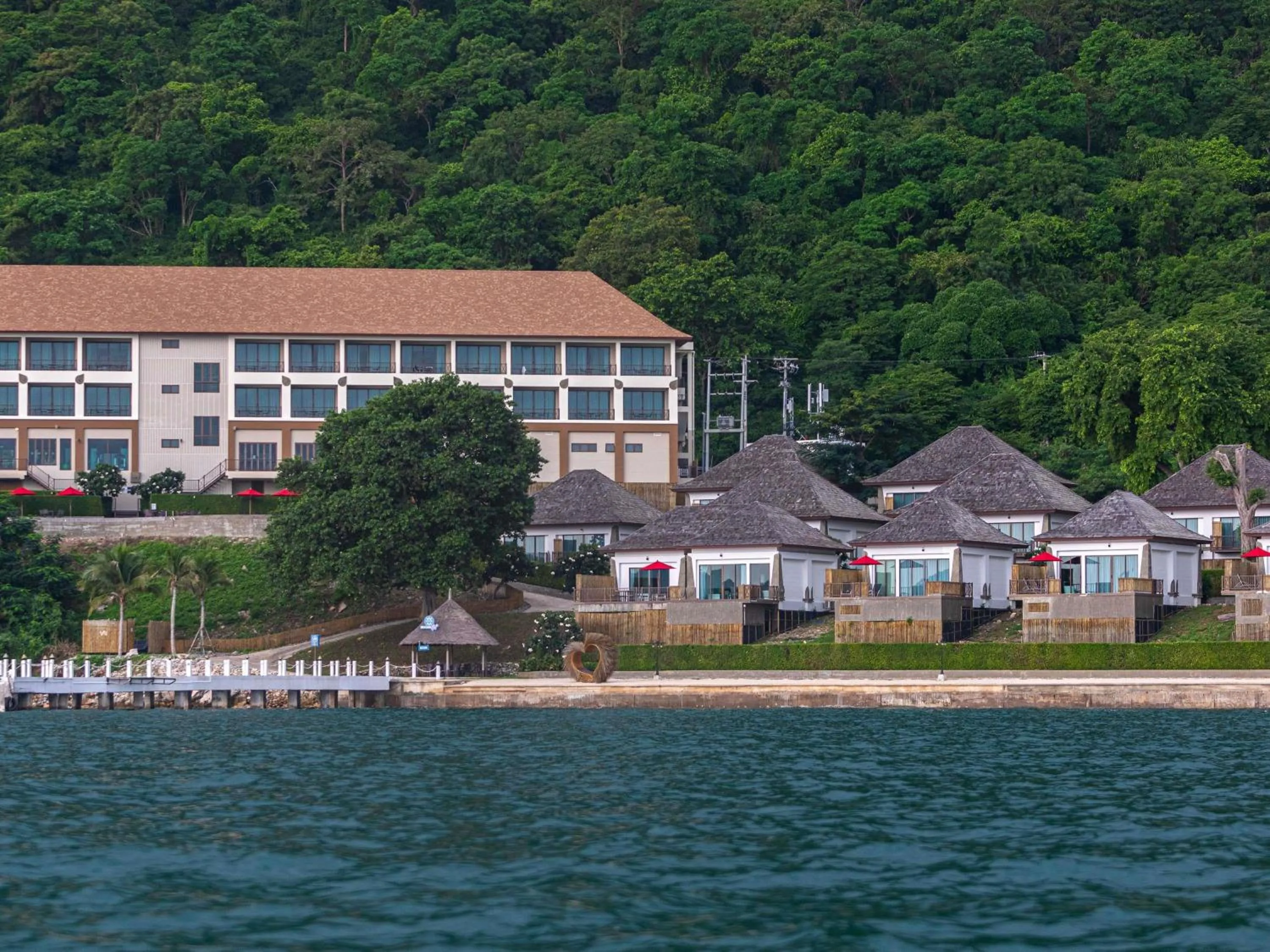 Property building in Novotel Koh Si Chang