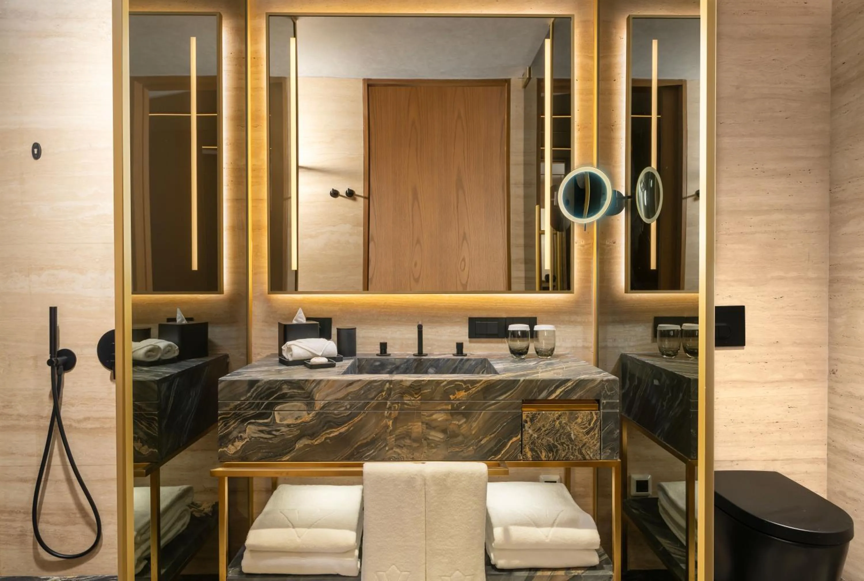 Shower in Rixos Tersane Istanbul