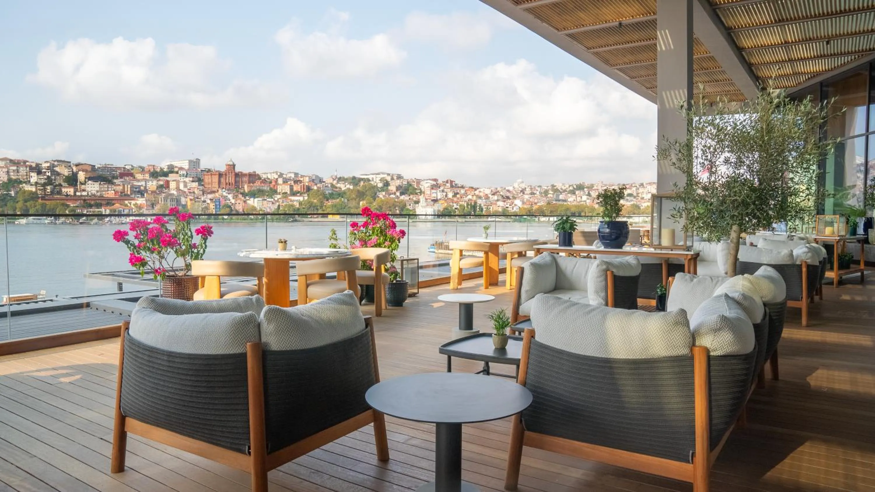 Restaurant/places to eat in Rixos Tersane Istanbul
