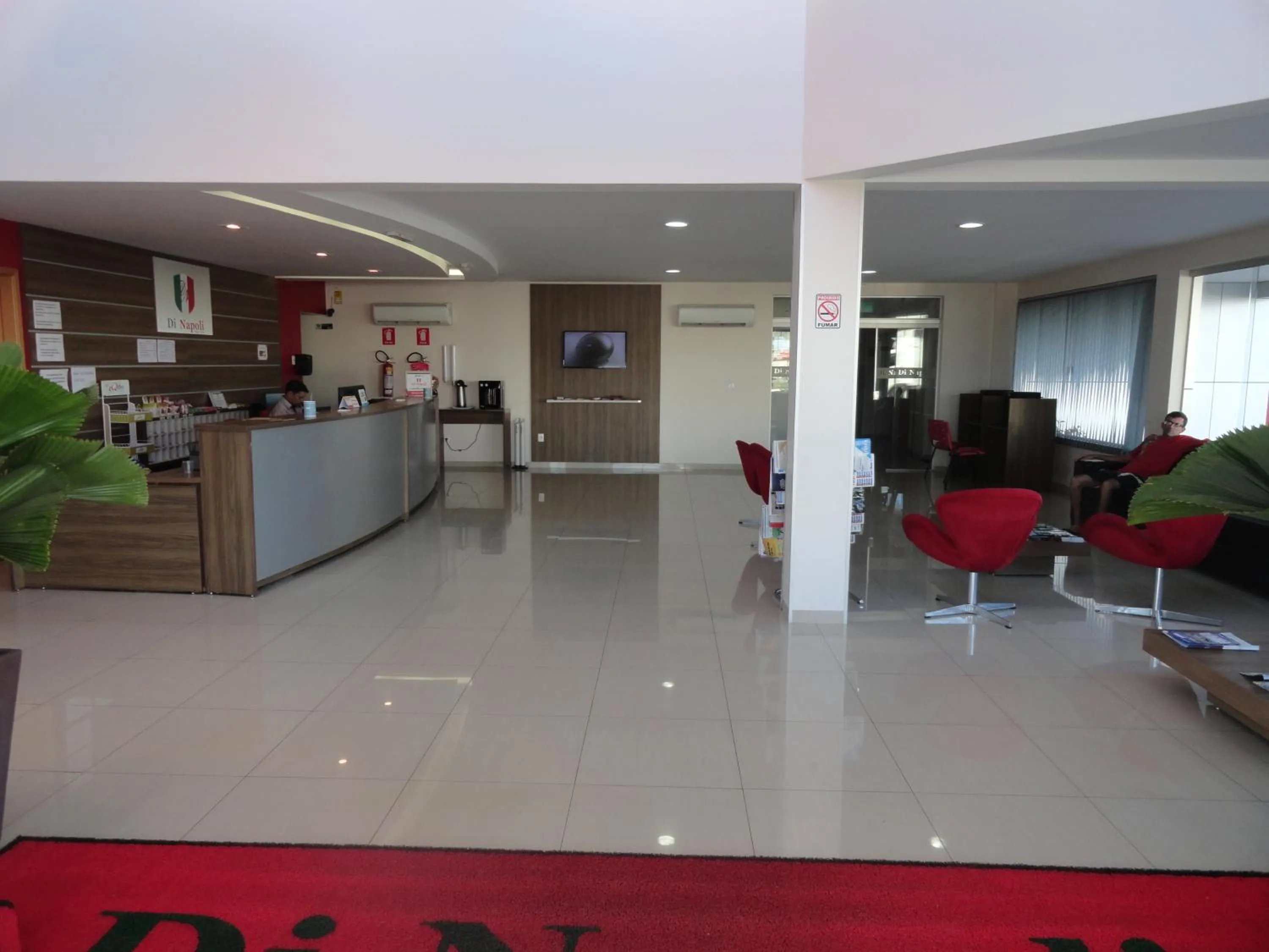 Di Napoli Plaza Hotel