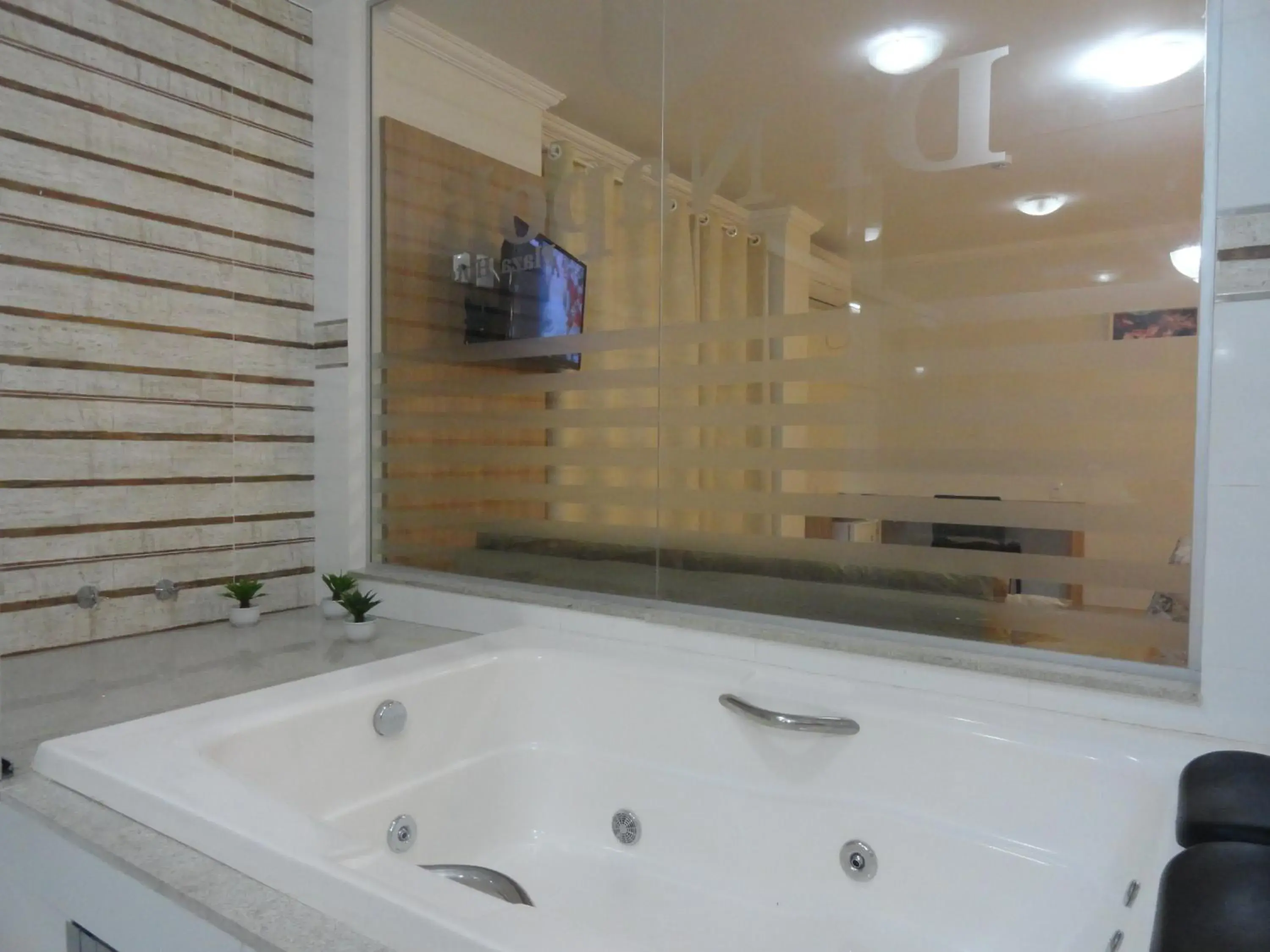 Deluxe Suite with Spa Bath - single occupancy in Di Napoli Plaza Hotel Deluxe Suite with Spa Bath - single occupancy in Di Napoli Plaza Hotel