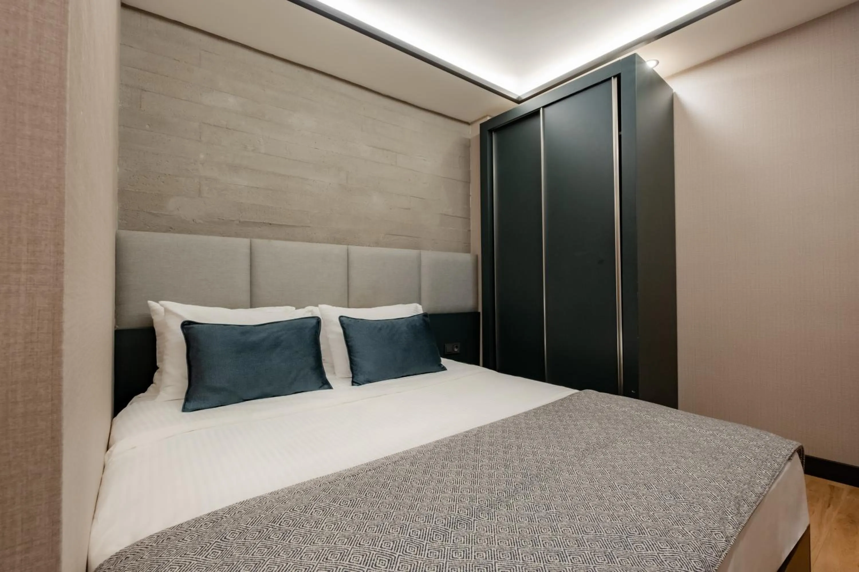 Bed in The Row Suites Taksim