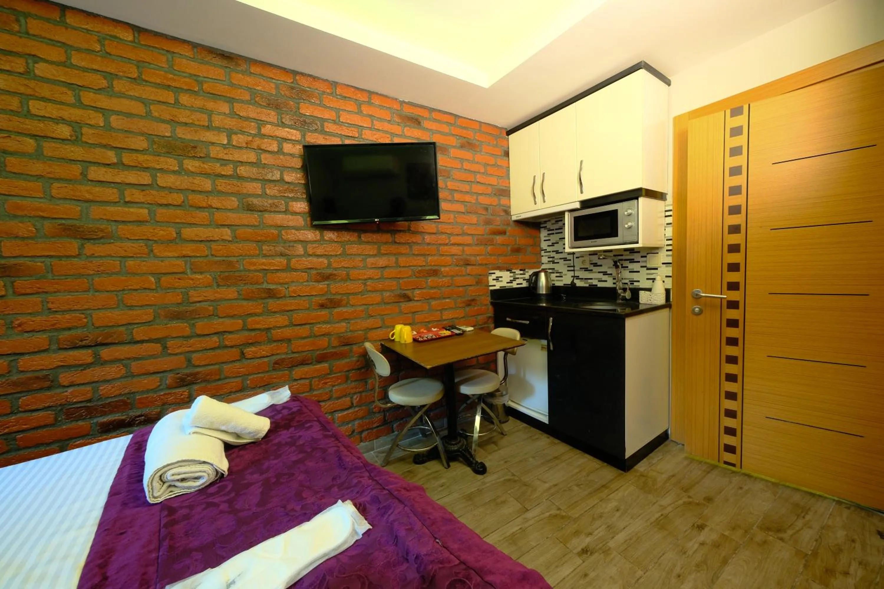 minibar, Bed in Taksim Celebi Suites