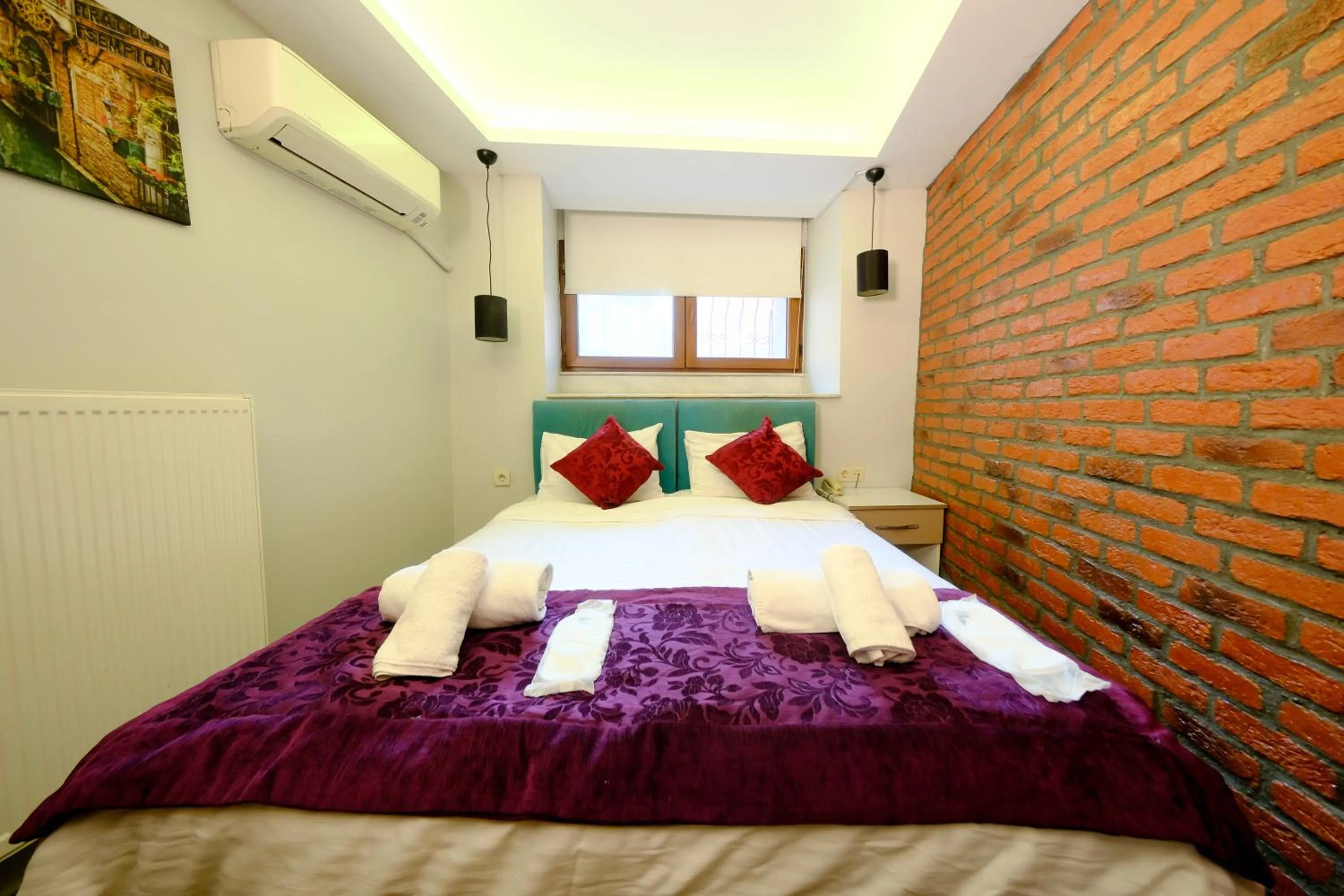 Photo of the whole room, Bed in Taksim Celebi Suites