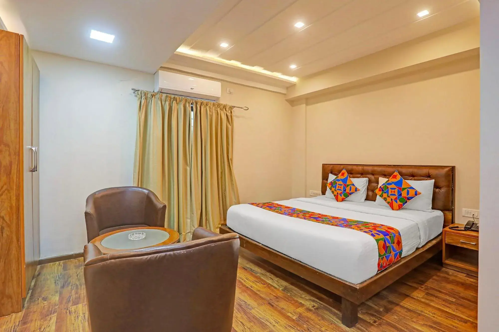 Bed in Hotel Orange Park Bed in Hotel Orange Park