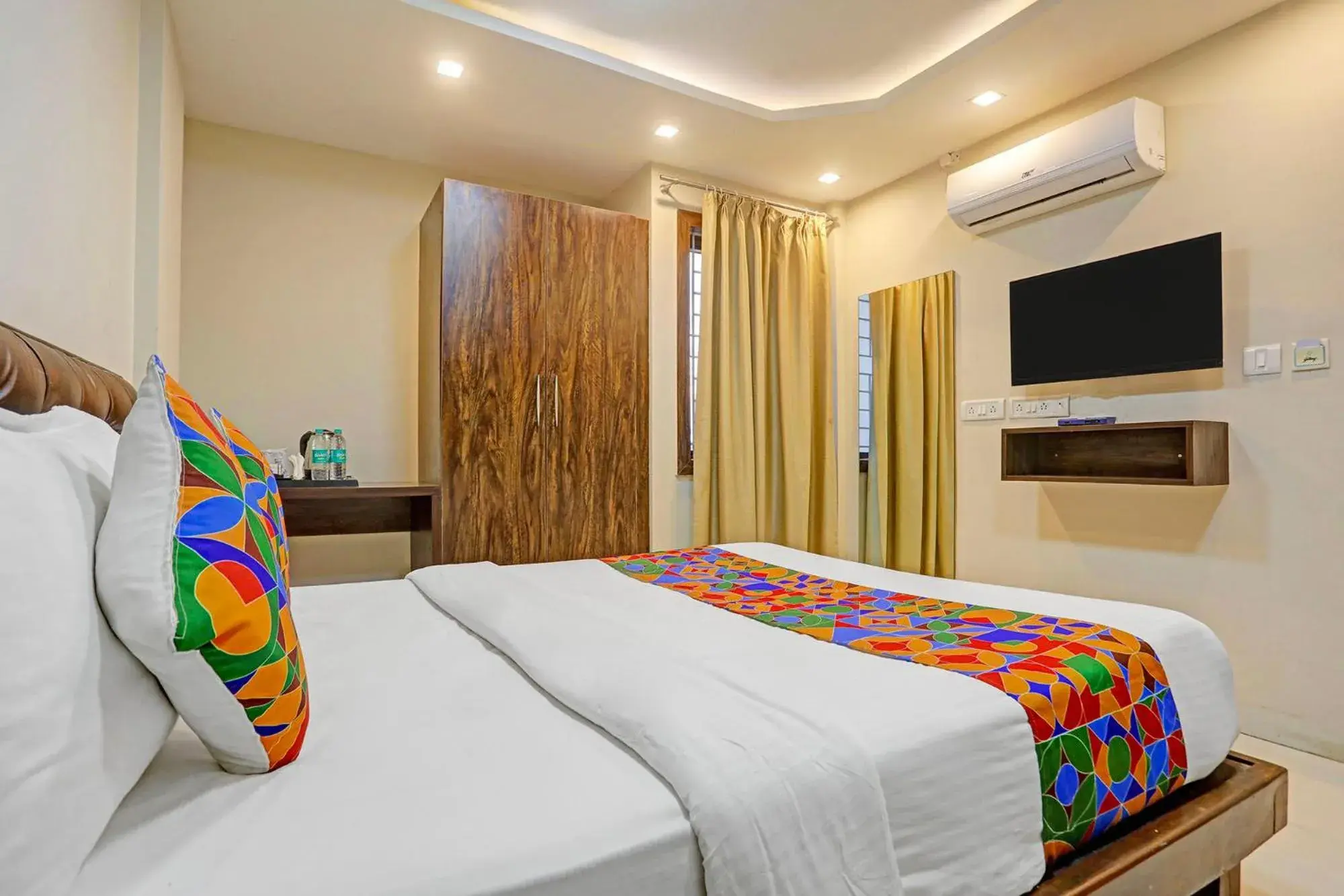 Bed in Hotel Orange Park Bed in Hotel Orange Park