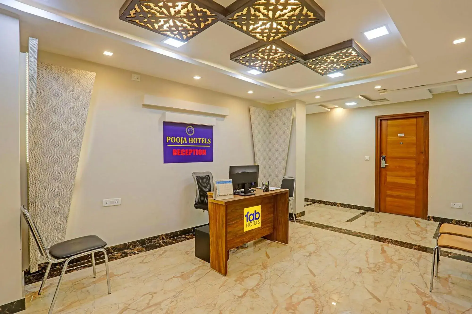 Lobby or reception in Hotel Orange Park Lobby or reception in Hotel Orange Park