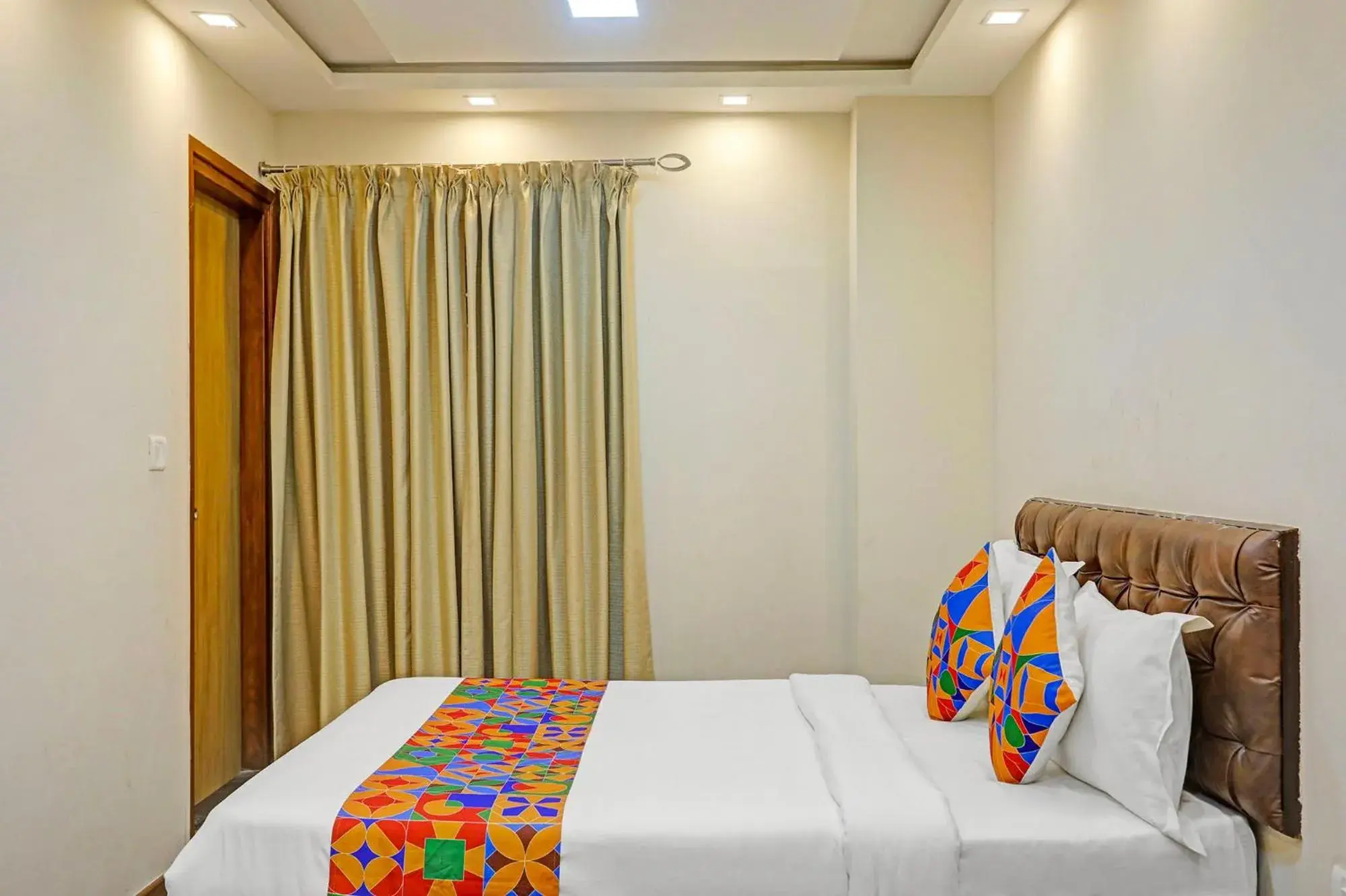 Bed in Hotel Orange Park Bed in Hotel Orange Park