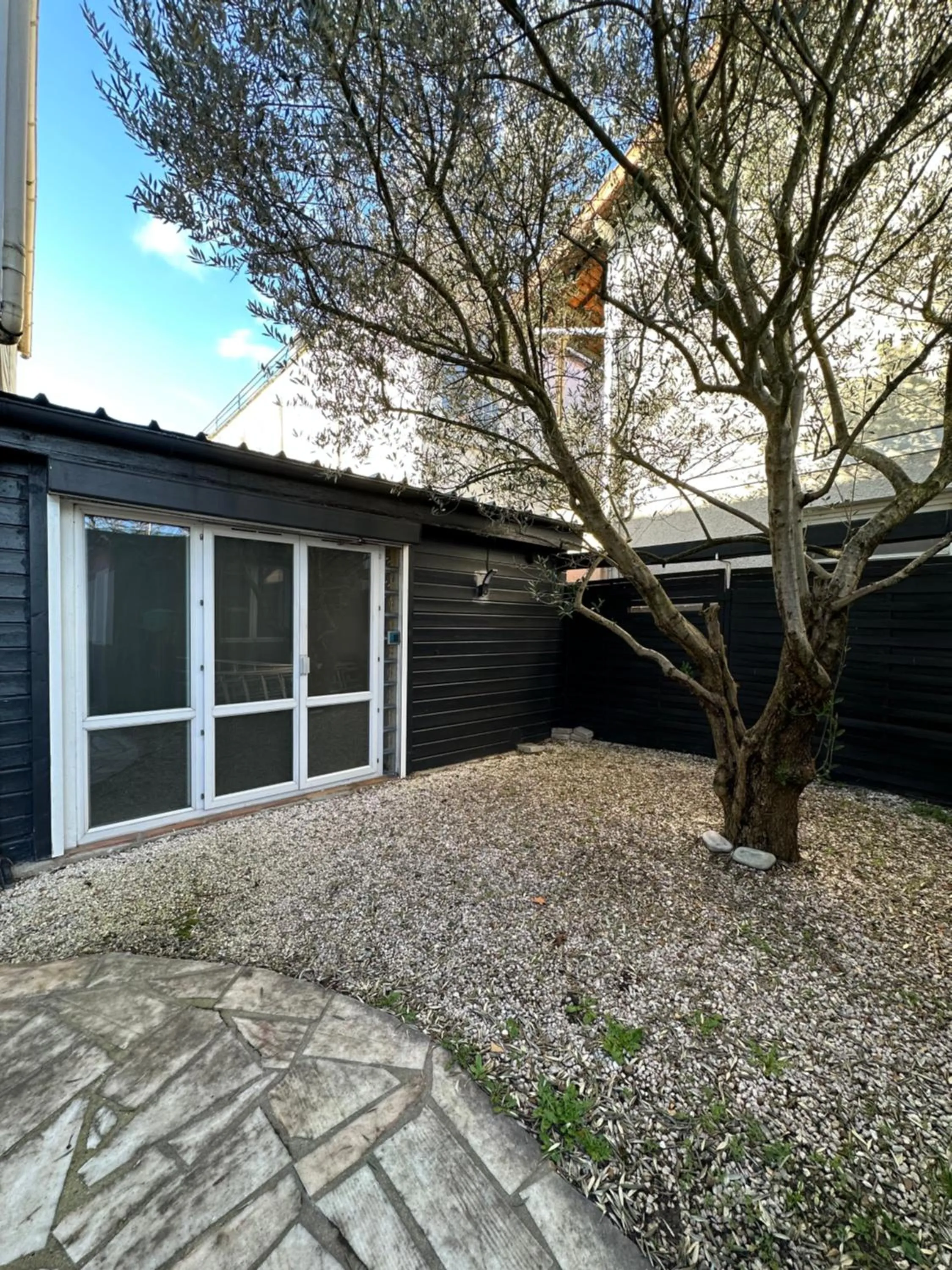 Facade/entrance in La Chambre de l'Olivier