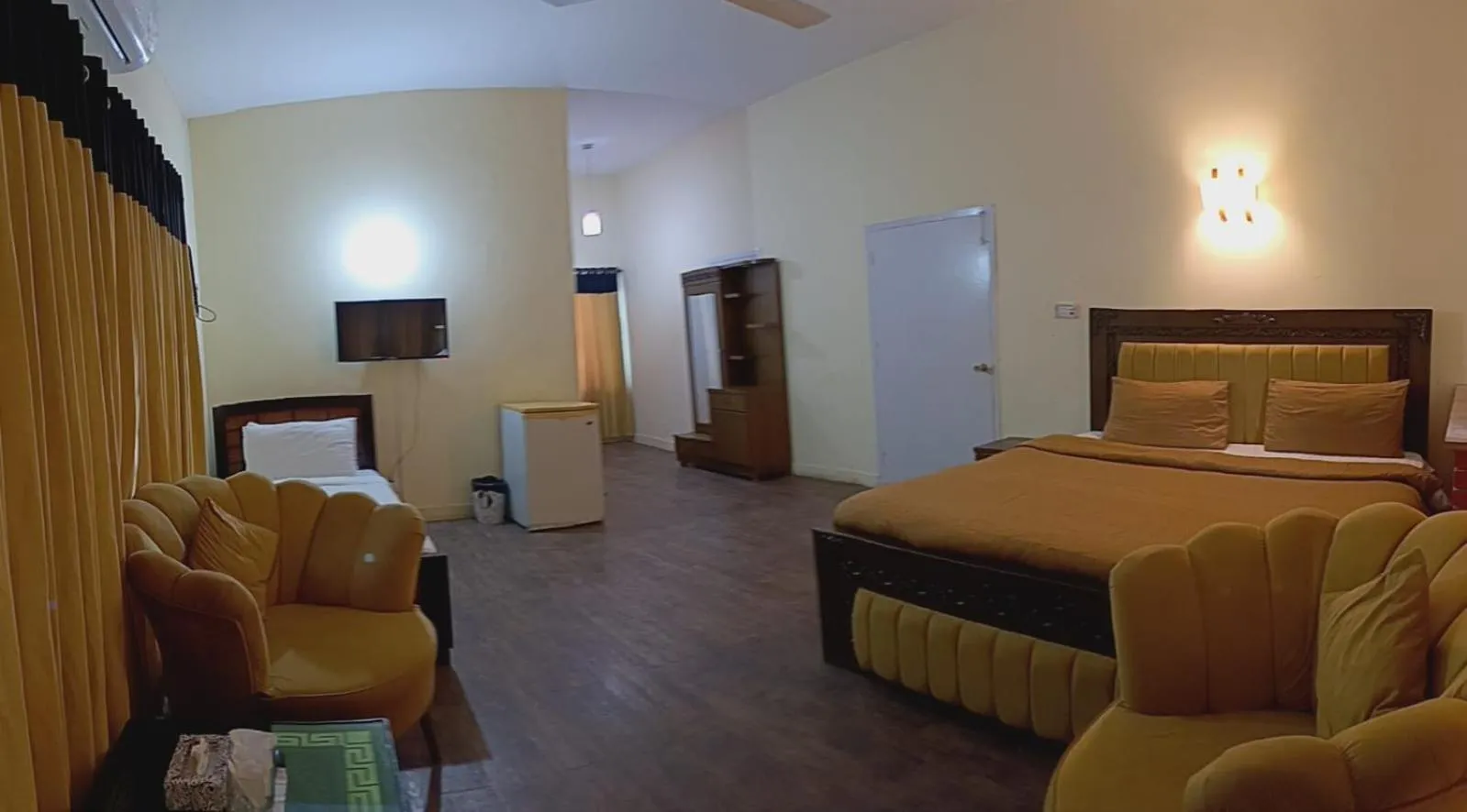 TV and multimedia, Bed in Luxury Moon Guest House