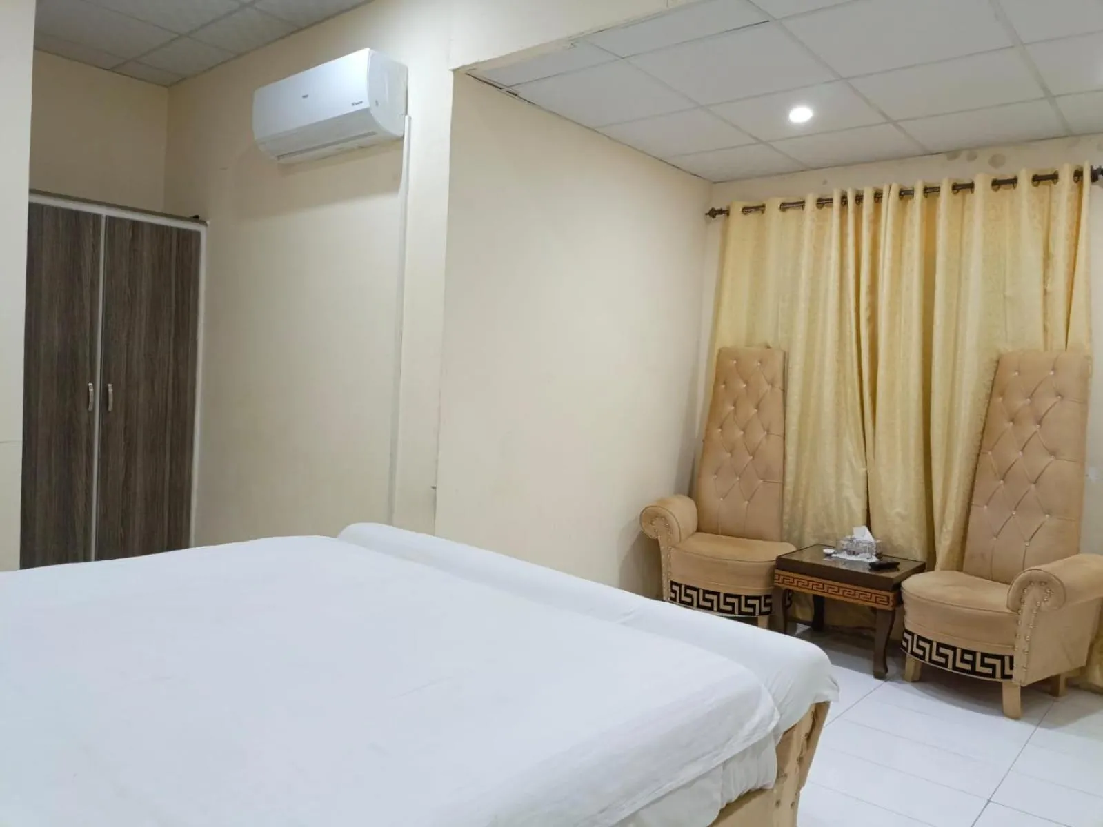 Bed in Luxury Moon Guest House