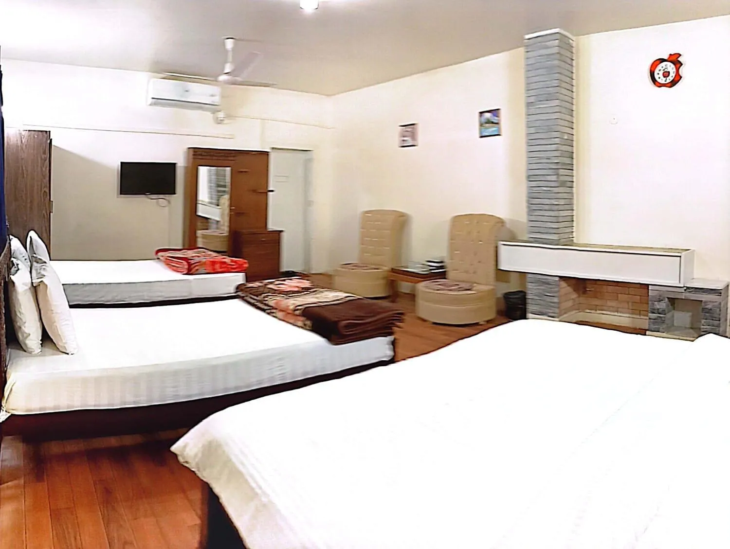 Photo of the whole room, Bed in Luxury Moon Guest House