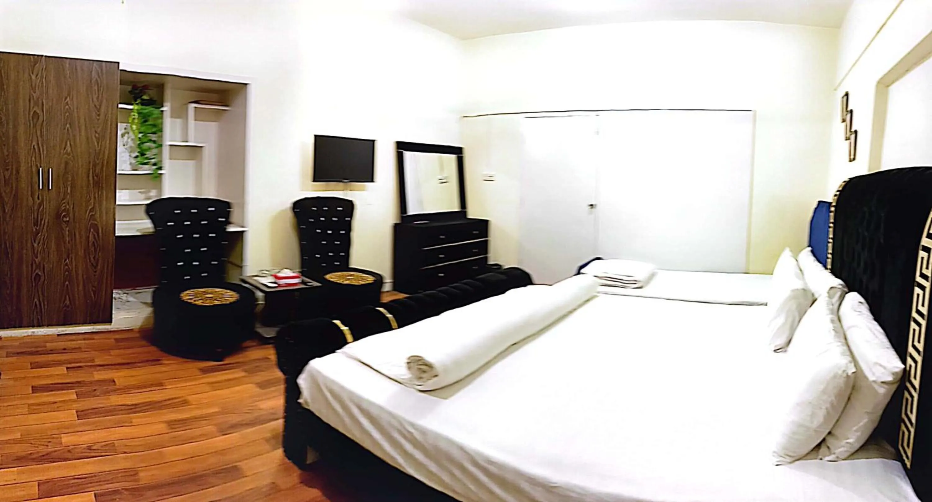 Photo of the whole room, Bed in Luxury Moon Guest House