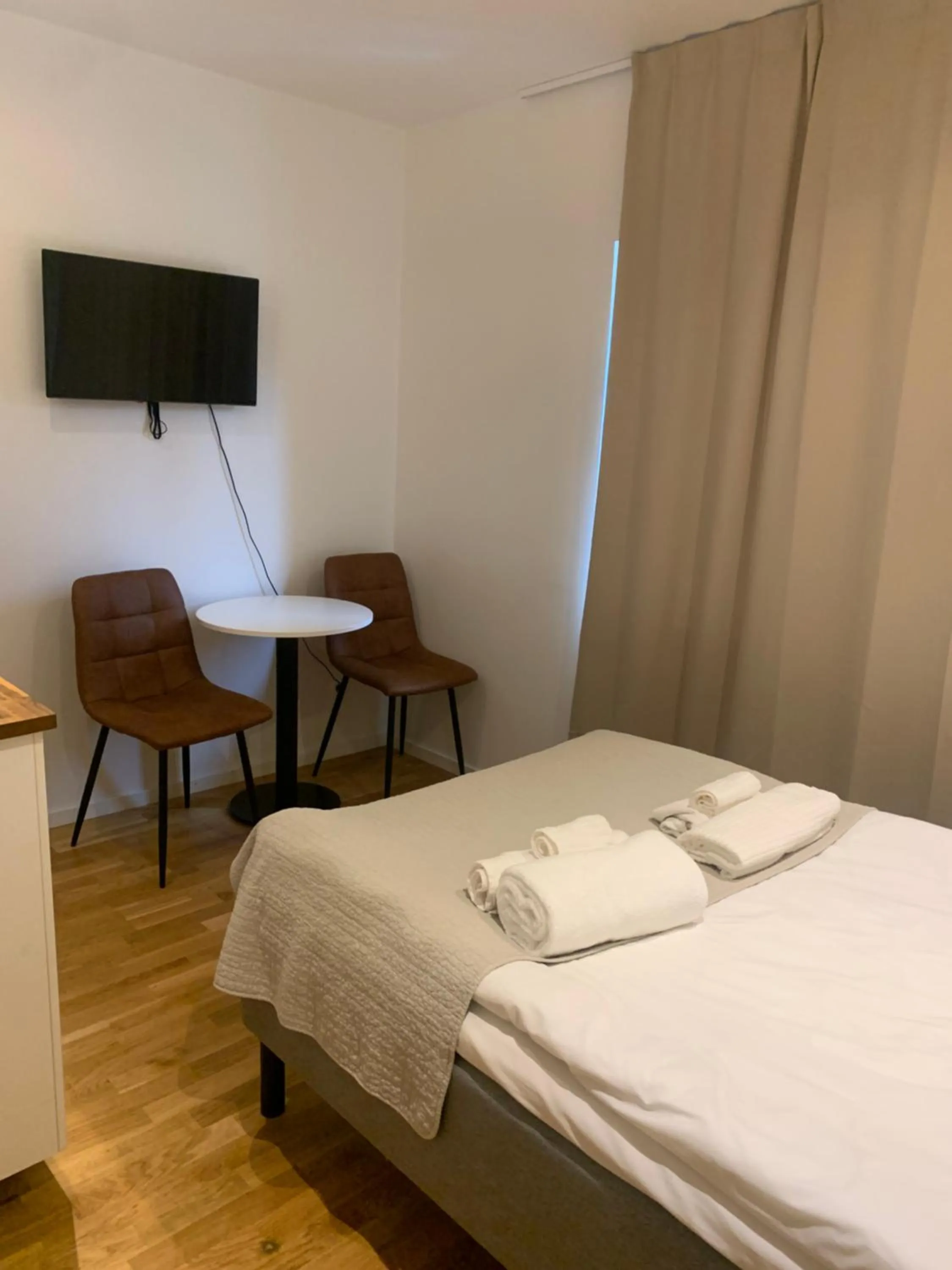 Bed in Edsviken Hotell AB