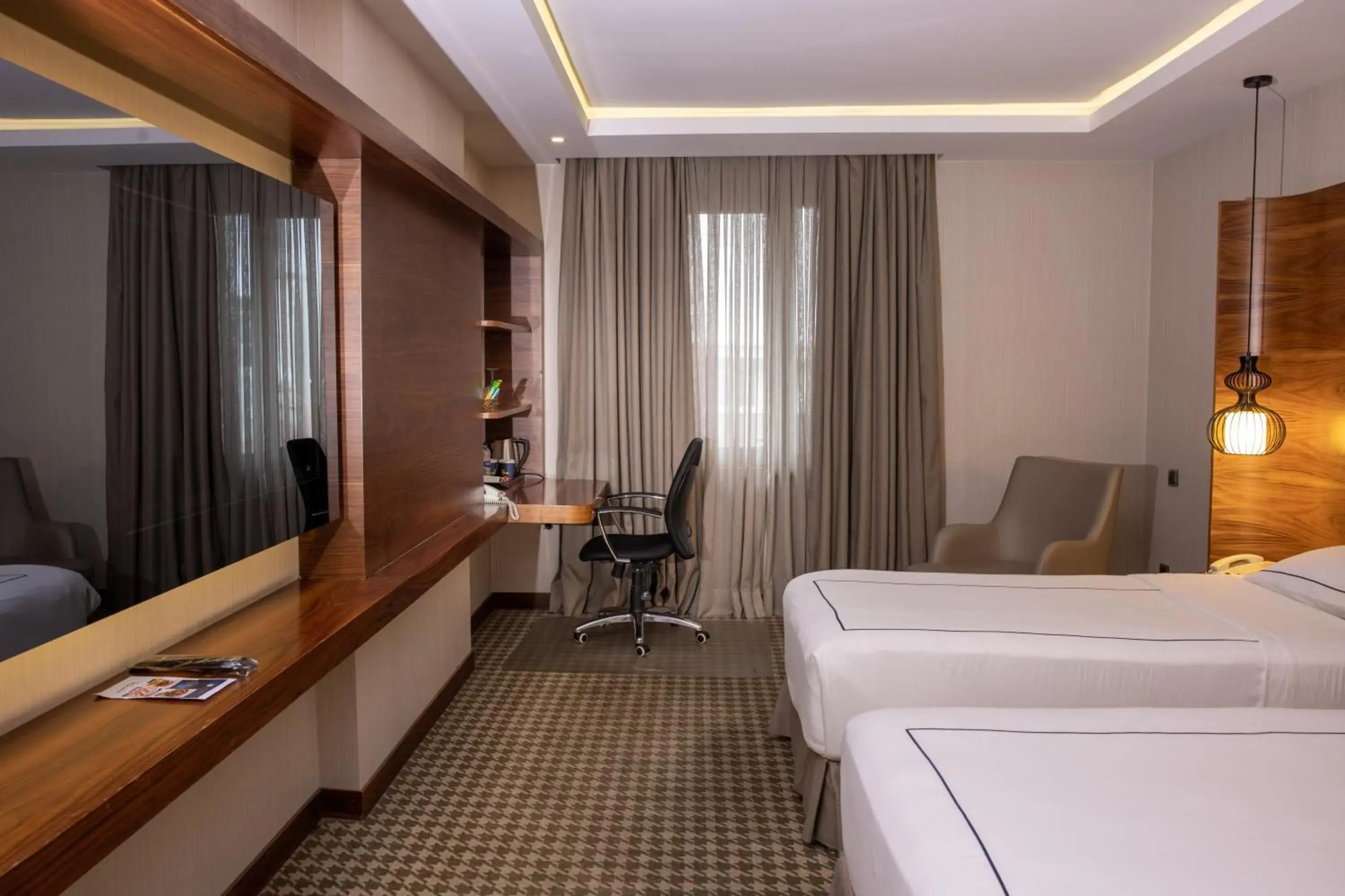 TV and multimedia, Bed in Anemon Kent Ankara Otel TV and multimedia, Bed in Anemon Kent Ankara Otel