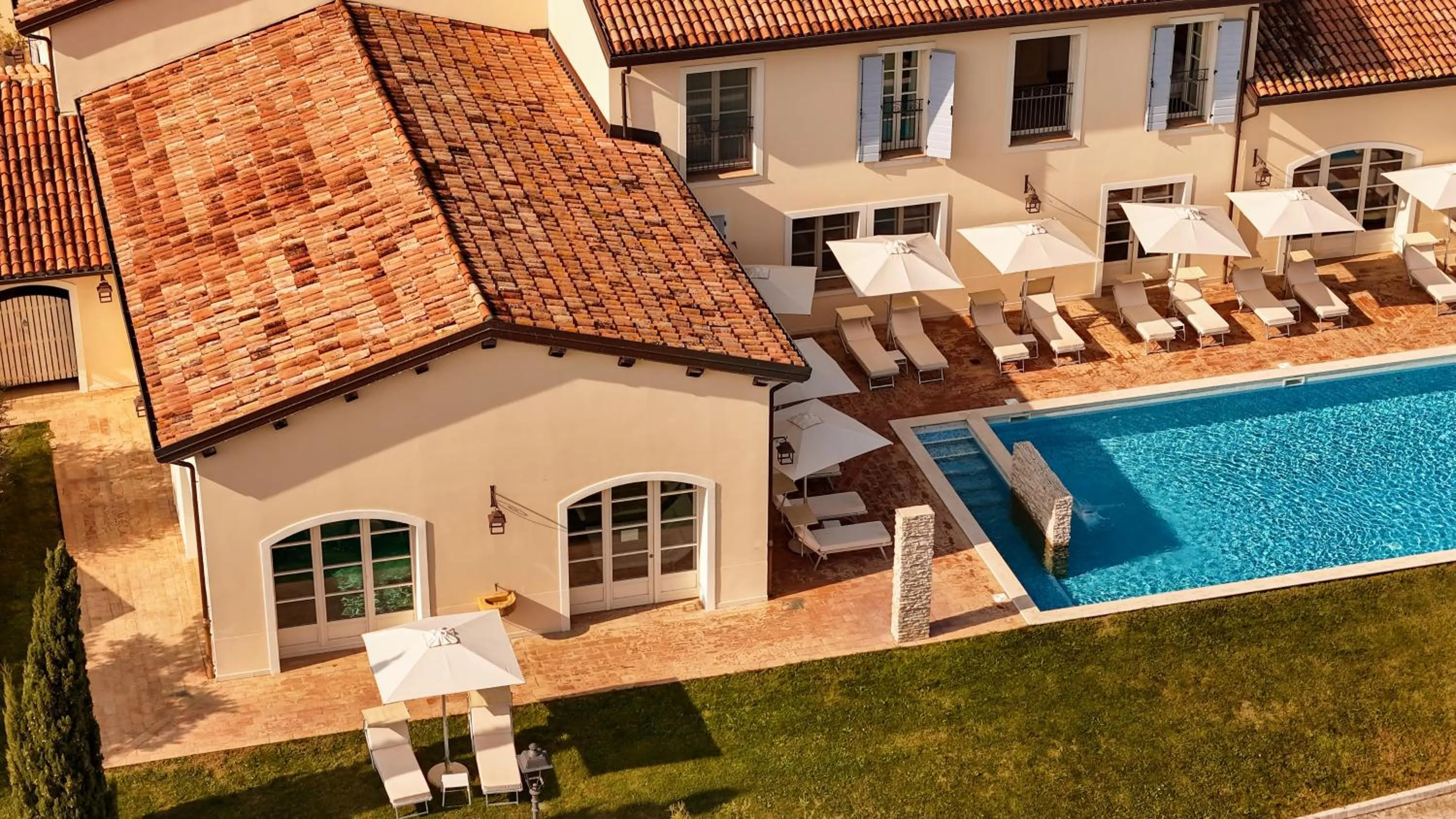 Swimming pool in Borgo Conde Wine Resort