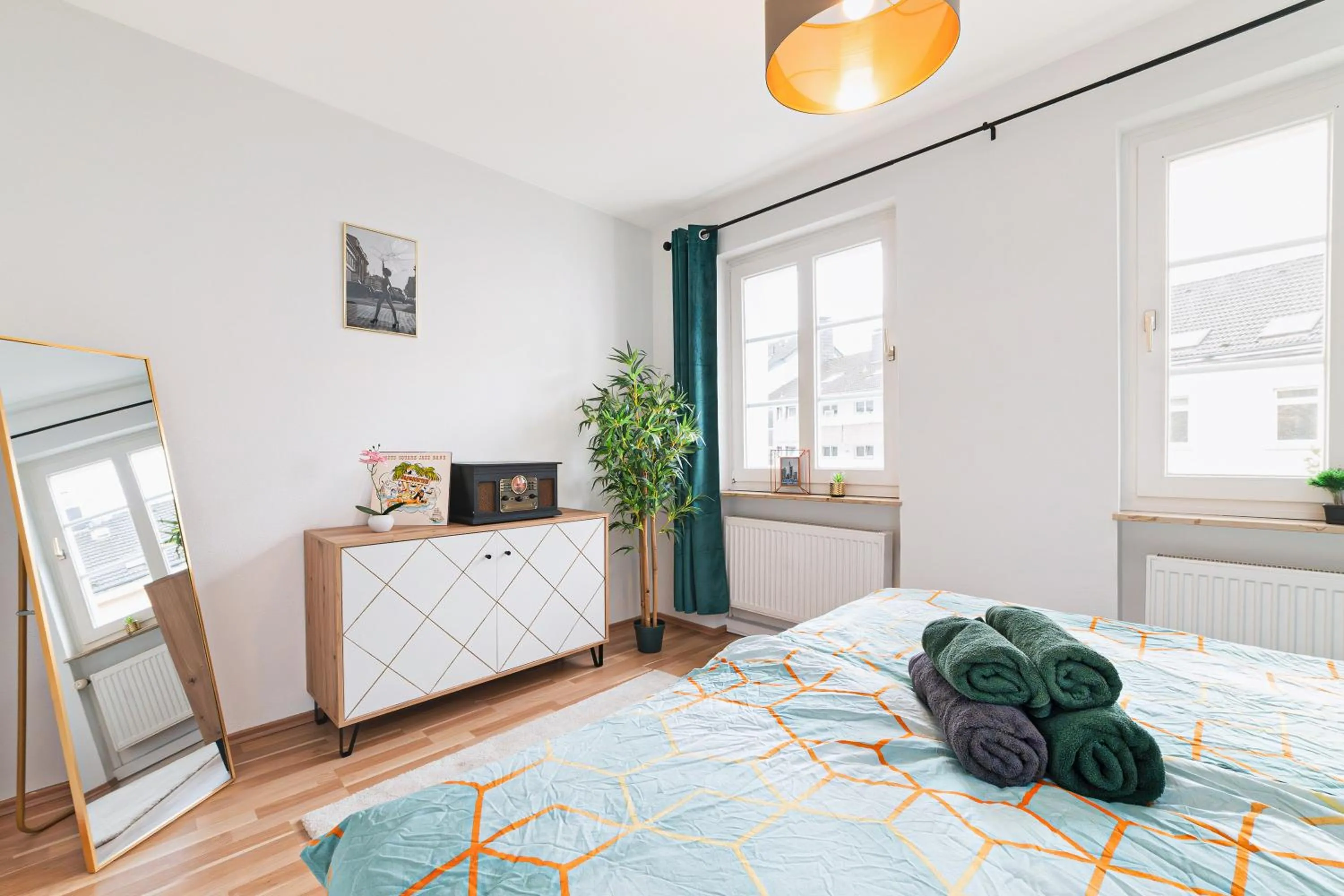 Smart Home - Wuppertal - Perfect for 6 Guests - Central - Netflix - Schwebebahn - Free Parking Zone