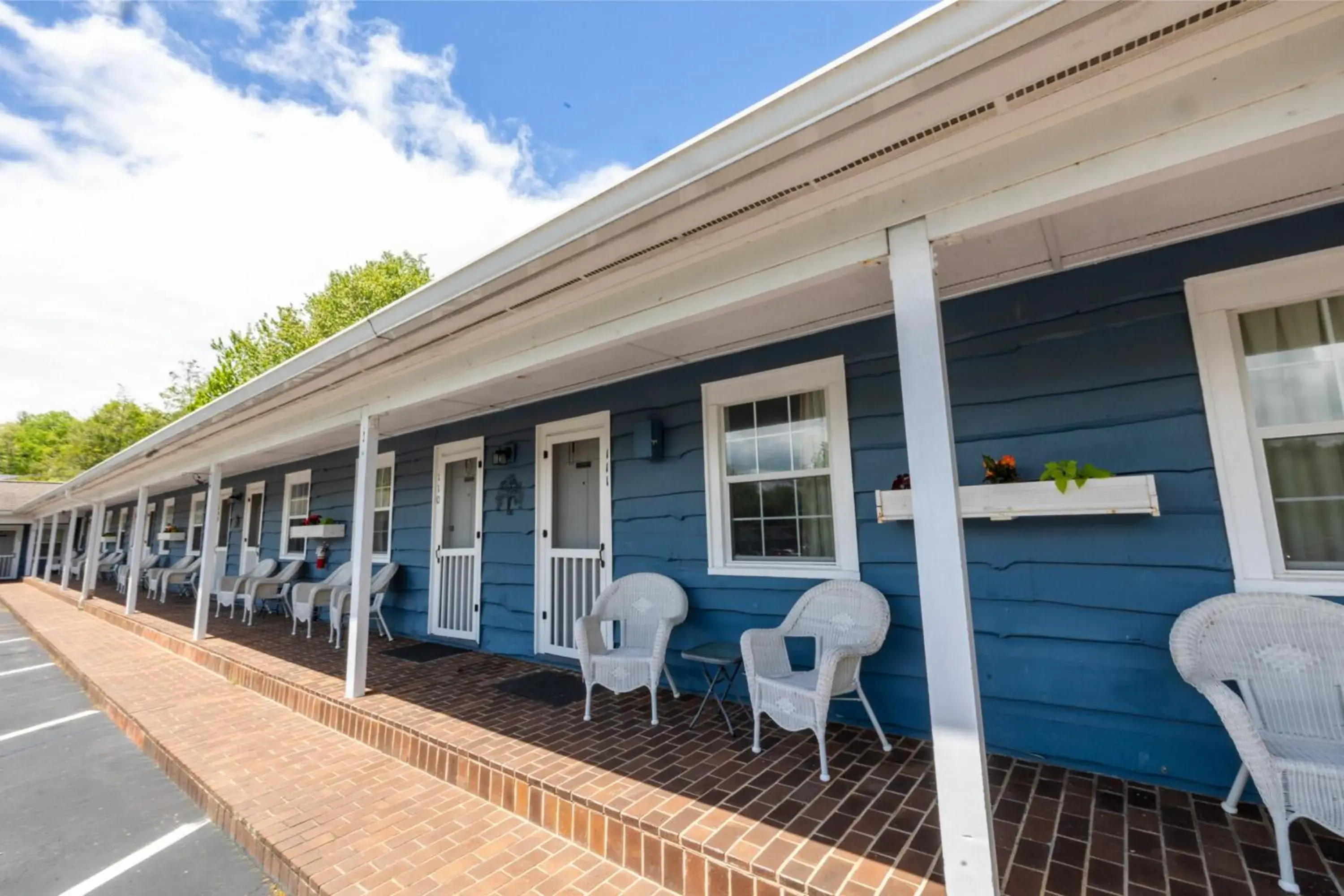 Property building in Blowing Rock Inn Property building in Blowing Rock Inn