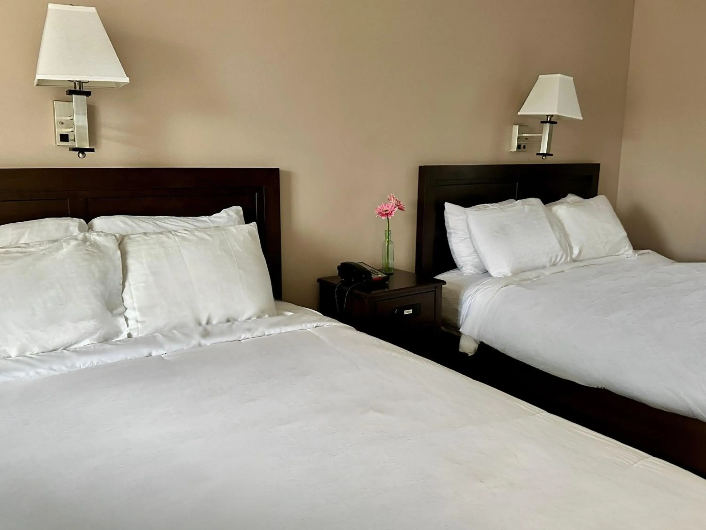 Bed in Blowing Rock Inn Bed in Blowing Rock Inn