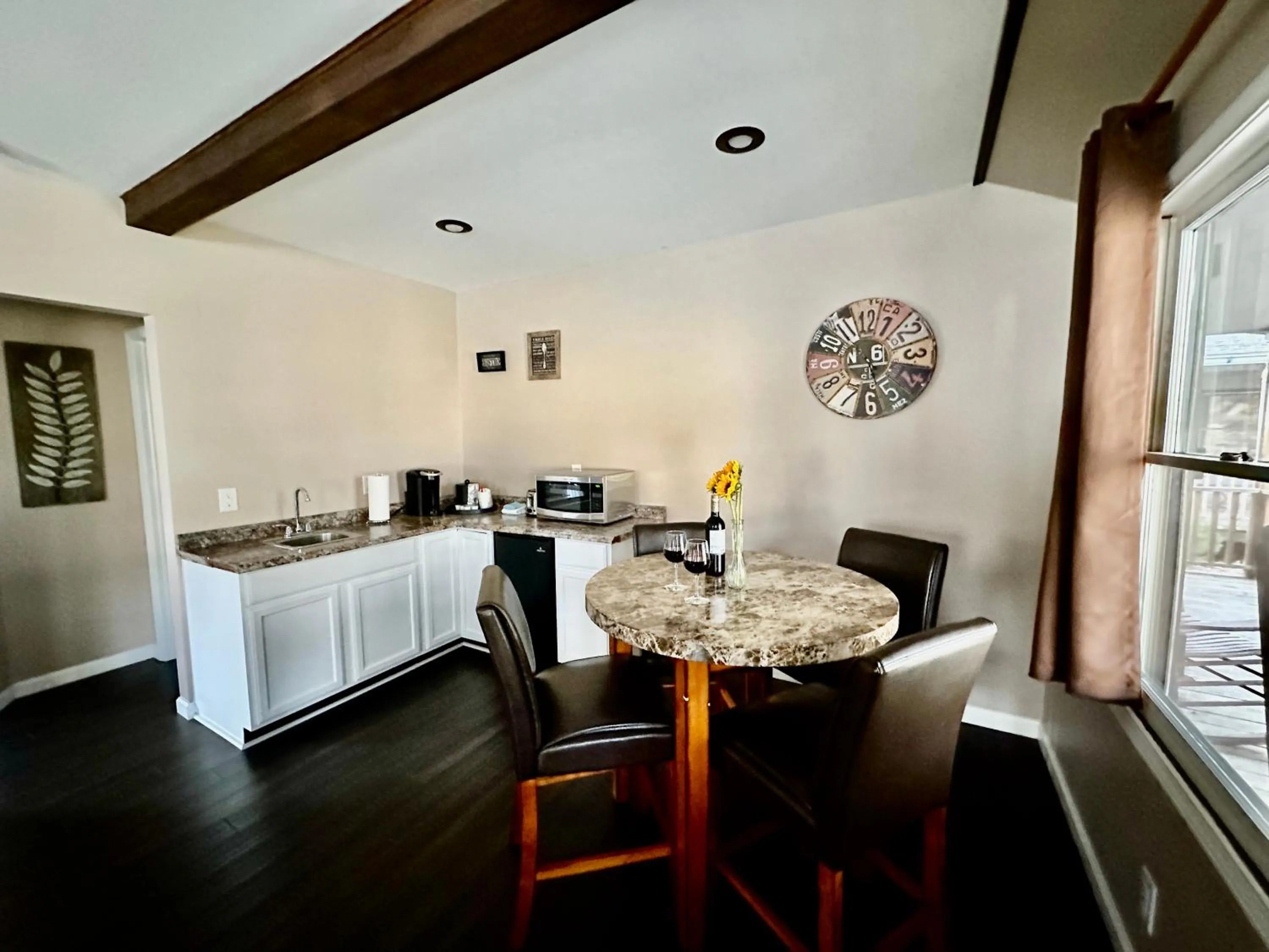 Kitchen or kitchenette in Blowing Rock Inn