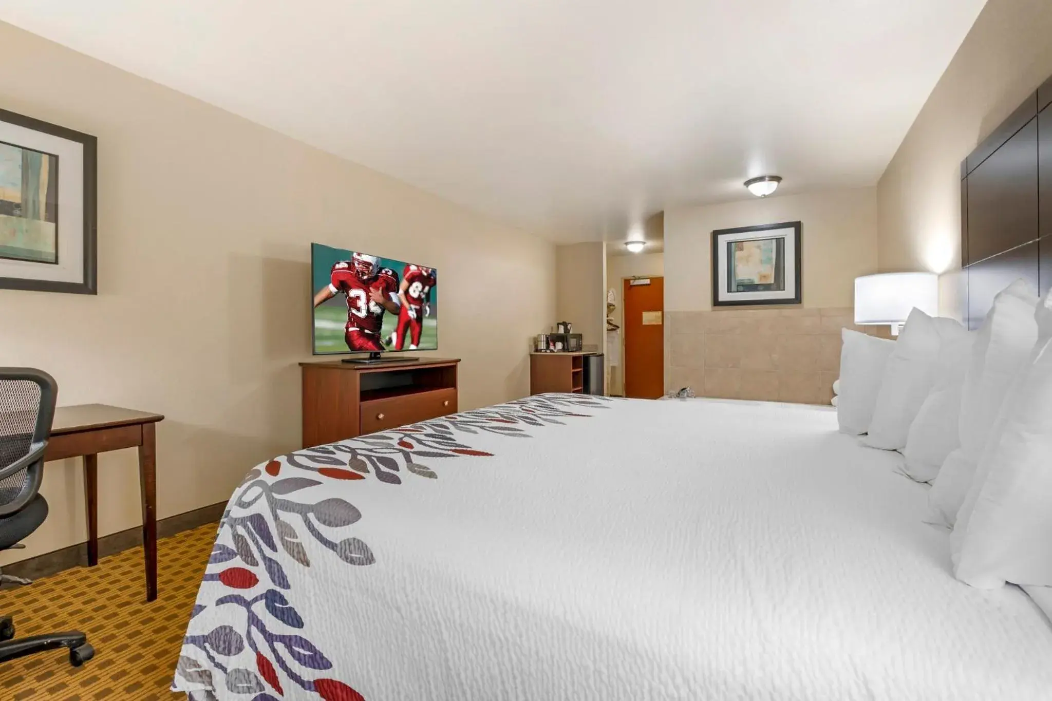 Bedroom, Bed in Red Roof Inn Charlestown Bedroom, Bed in Red Roof Inn Charlestown