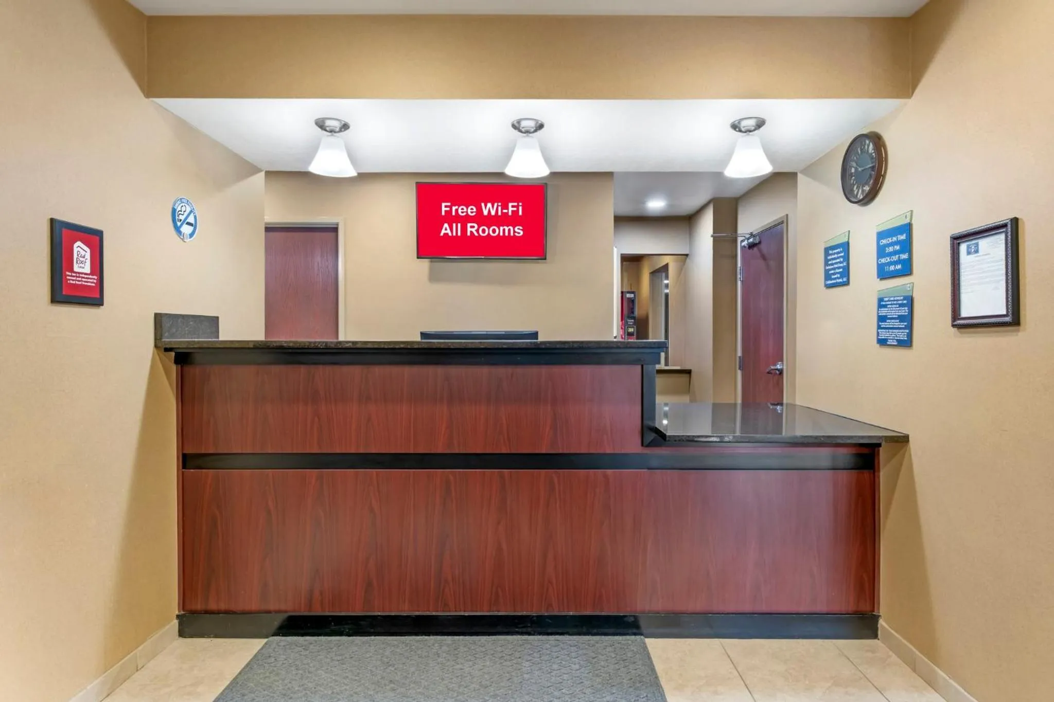 Lobby or reception in Red Roof Inn Charlestown