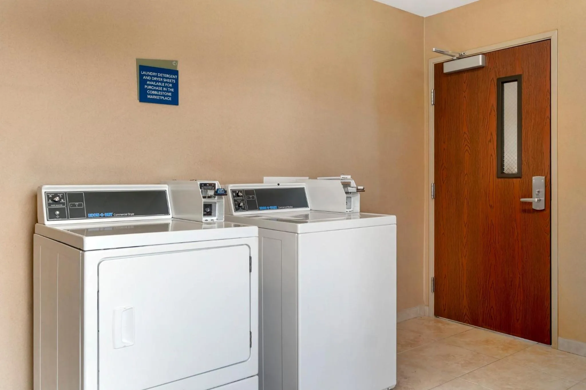 laundry in Red Roof Inn Charlestown