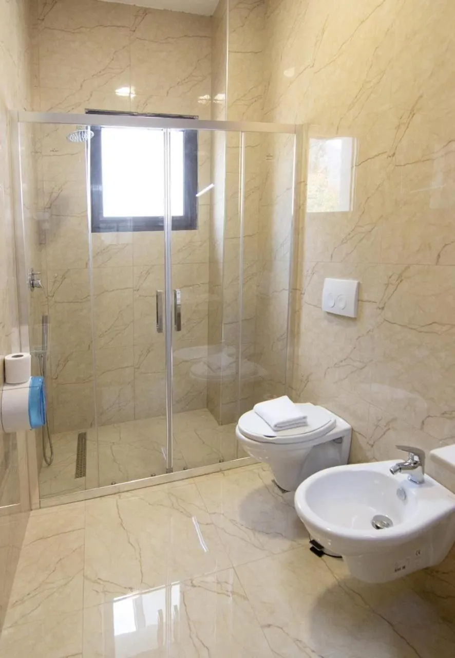 Shower in Chateau Linza Resort